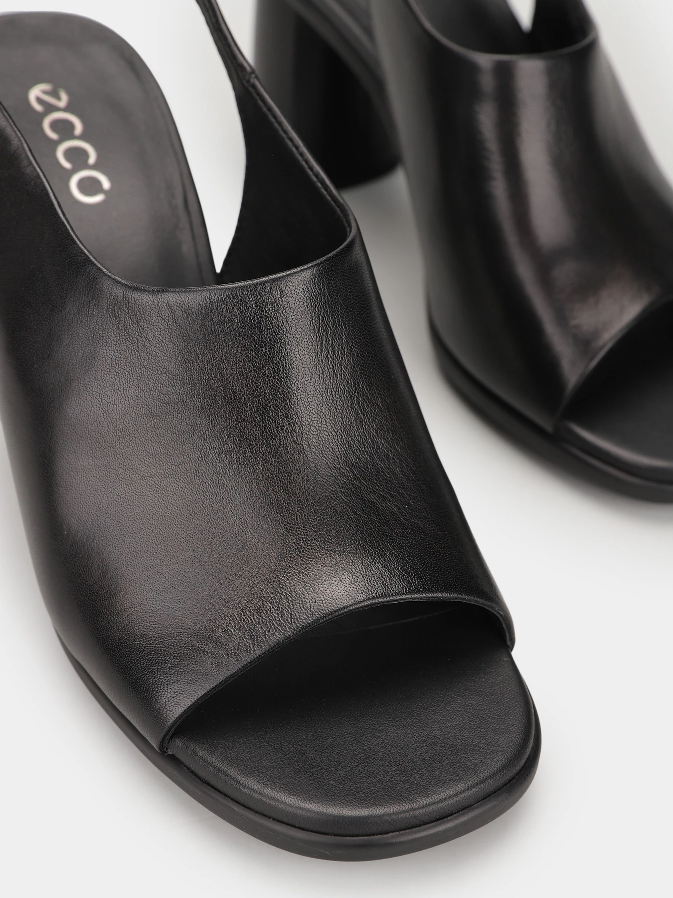 Босоніжки ECCO SCULPTED ALBA 65 модель 23331301001 Босоніжки ECCO SCULPTED ALBA 65 модель 23331301001 Фото