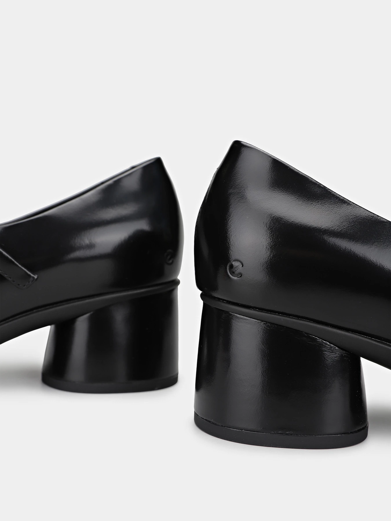Туфли и лоферы ECCO SCULPTED LX 35 модель 22250301001 Фото