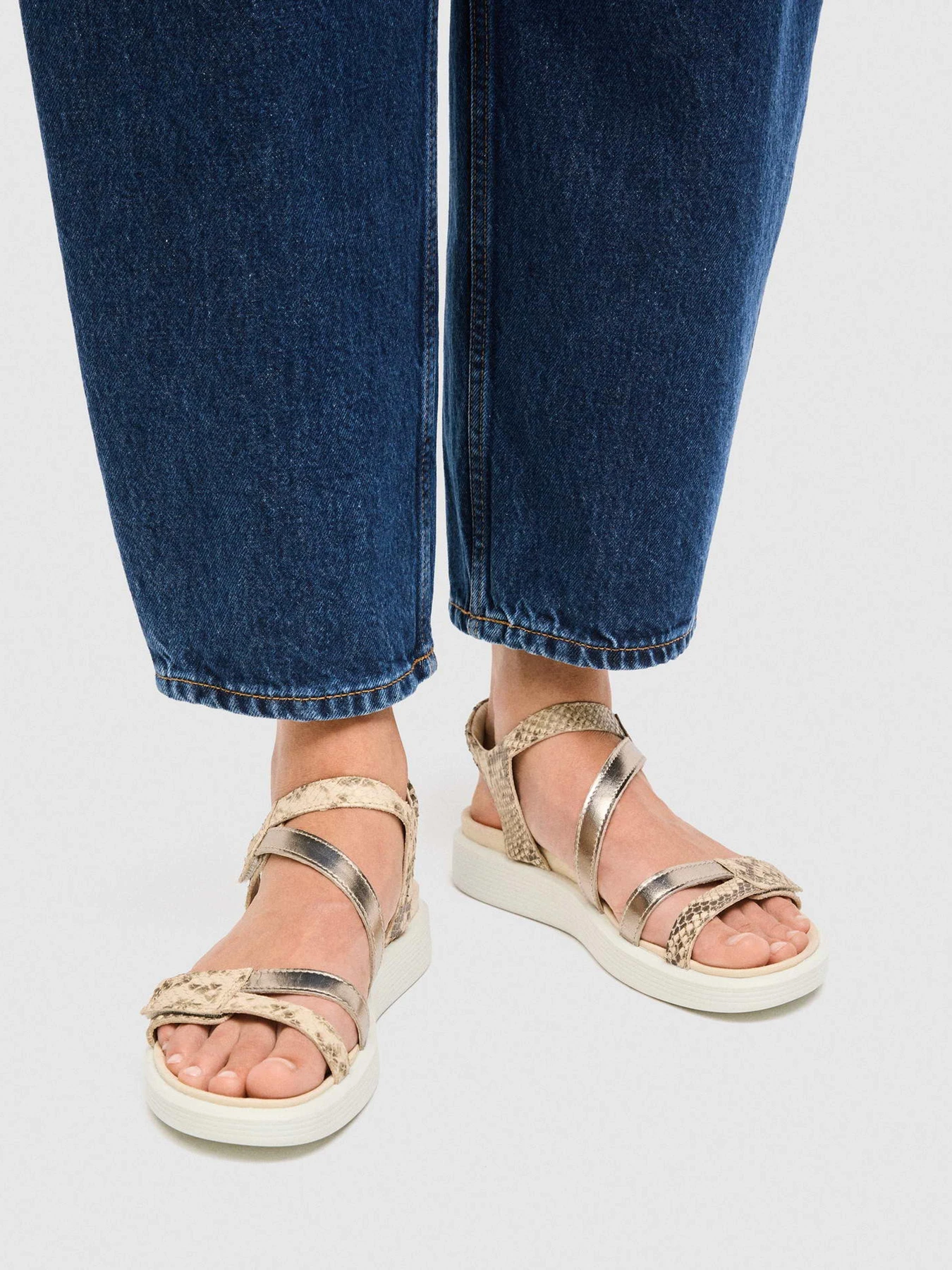 Сандалии ECCO SOFT SANDAL W модель 23880361651 Фото