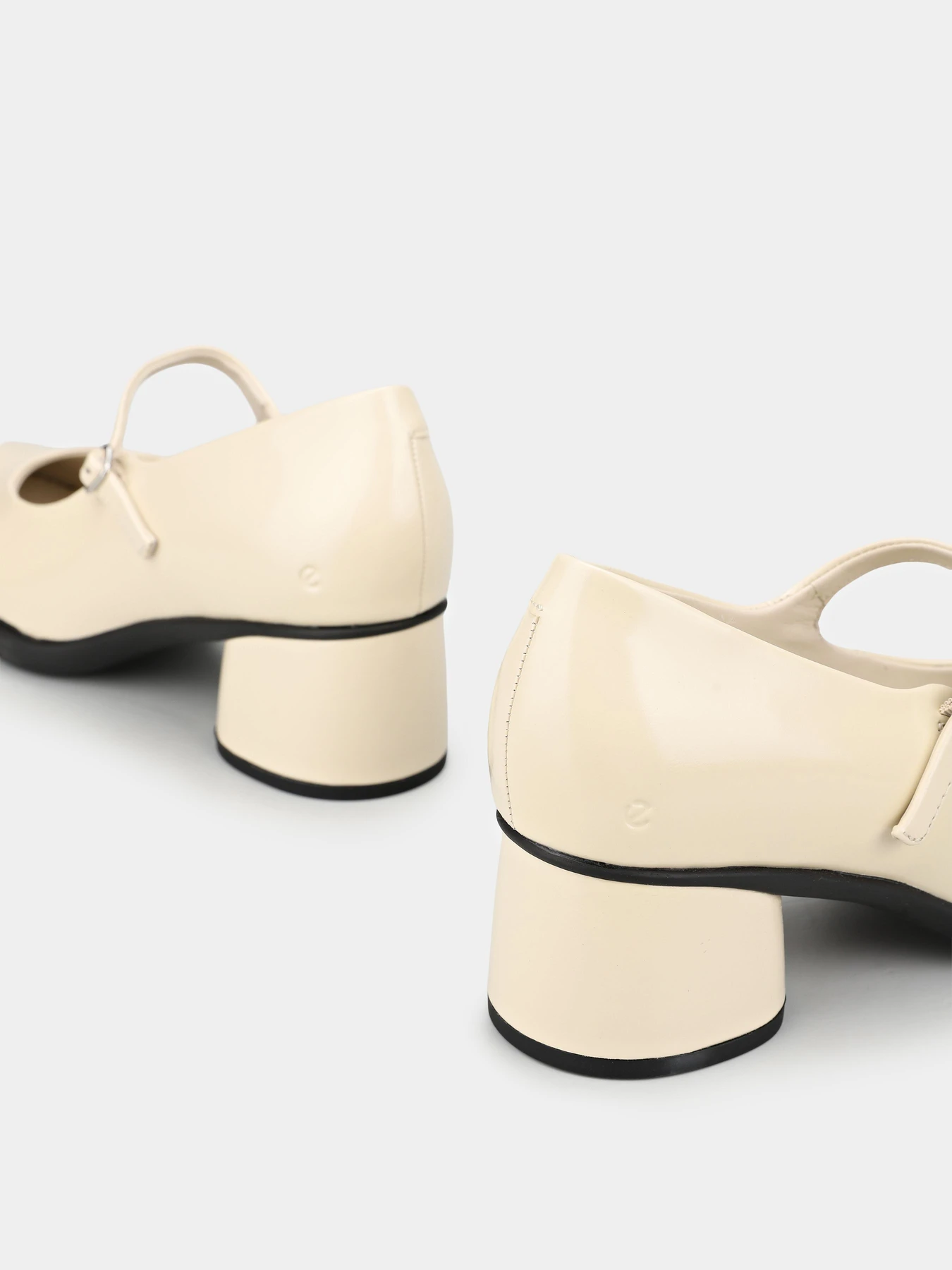 Туфли и лоферы ECCO SCULPTED LX 35 модель 22250304378 Фото