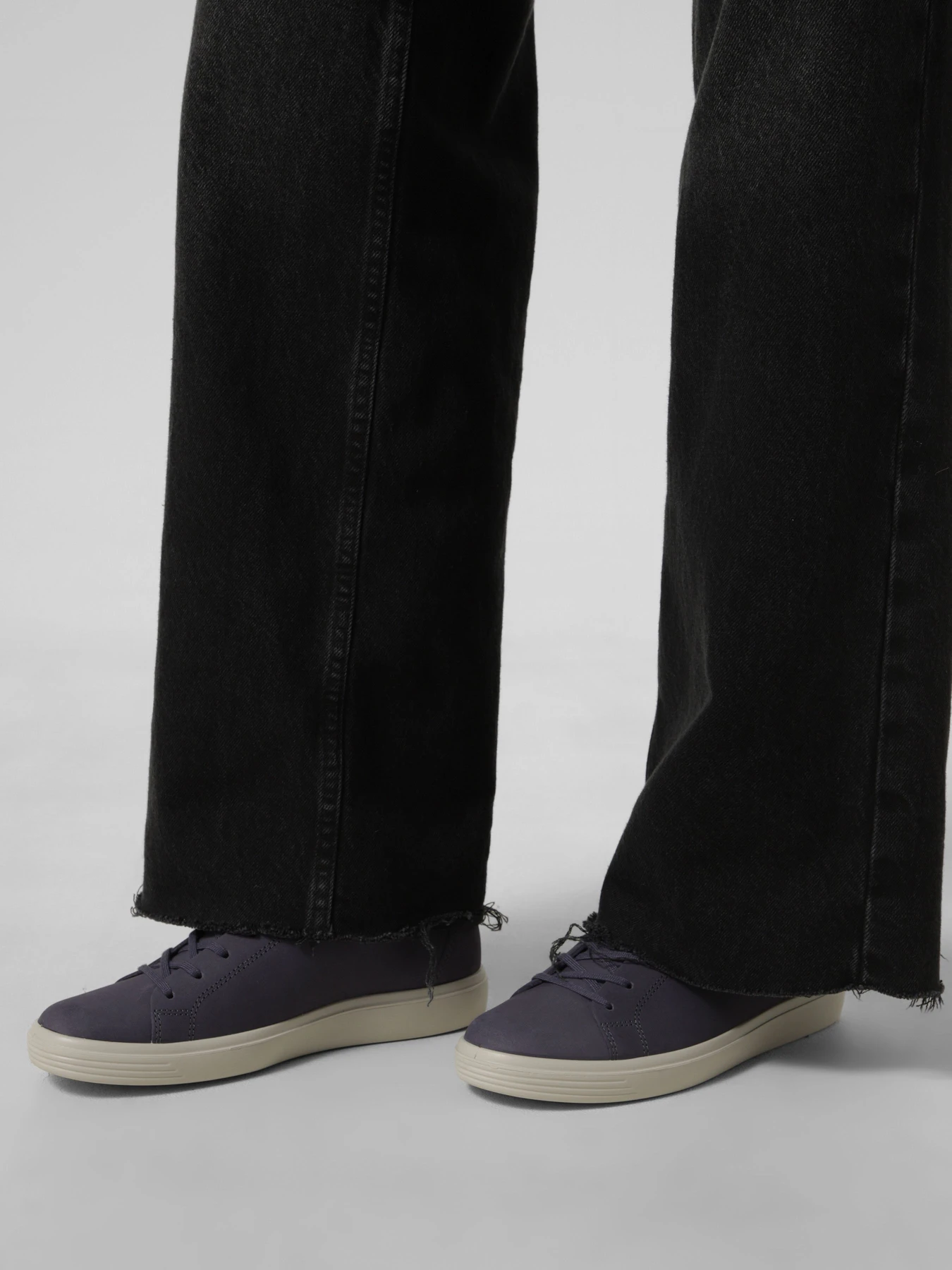 Кеди ECCO CLASSIC SNEAKER W модель 21870361370 Кеди ECCO CLASSIC SNEAKER W модель 21870361370 Фото