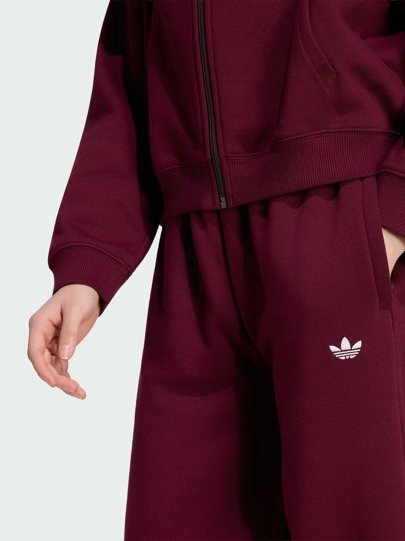 Брюки Adidas модель KQ8431 Брюки Adidas модель KQ8431 Фото