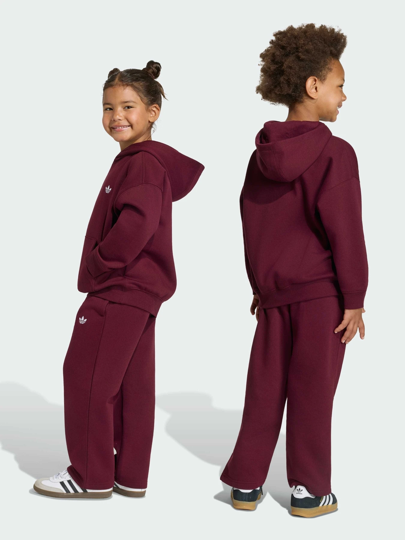 Костюмы Adidas модель KS1281 Костюмы Adidas модель KS1281 Фото