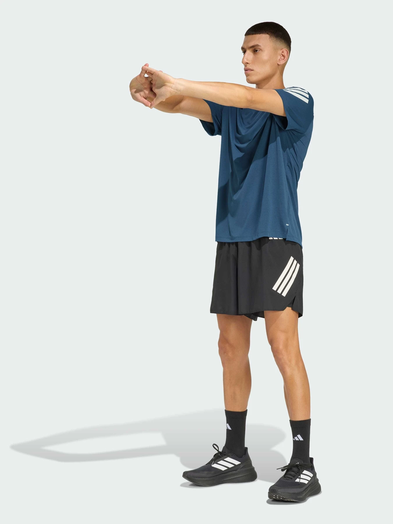 Футболки и поло Adidas модель JZ7692 Футболки и поло Adidas модель JZ7692 Фото