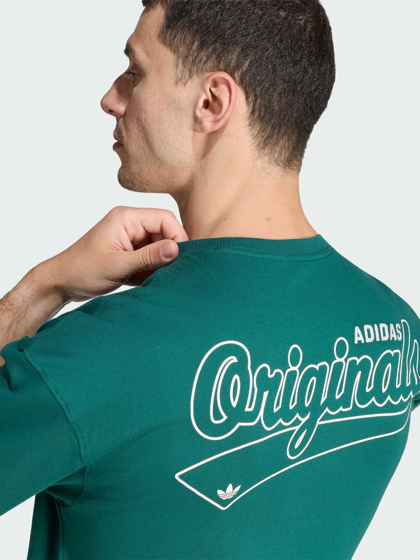 Футболки и поло Adidas Graphics модель IA4469 Футболки и поло Adidas Graphics модель IA4469 Фото