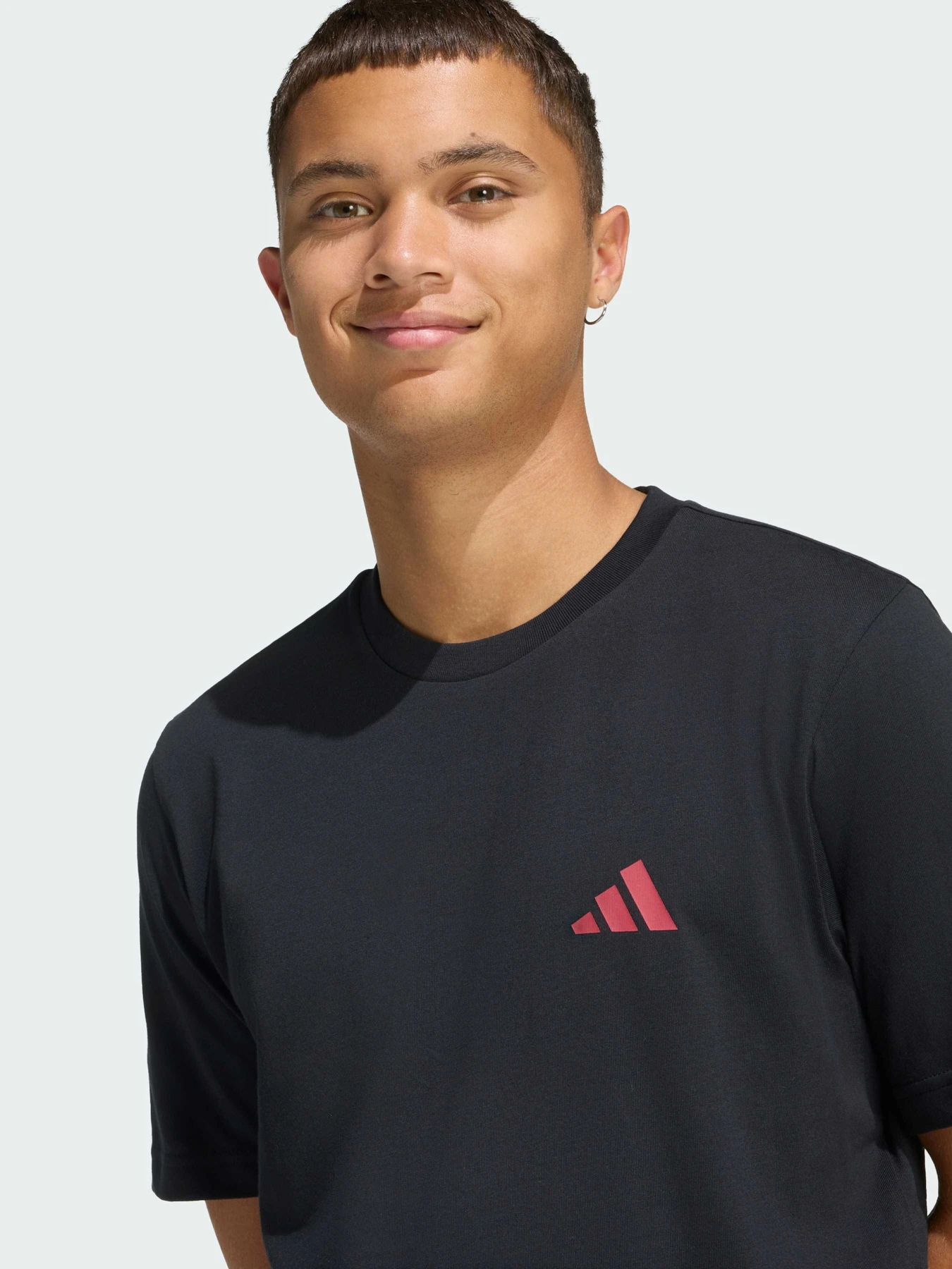 Футболки і поло Adidas модель JZ5024 Футболки і поло Adidas модель JZ5024 Фото