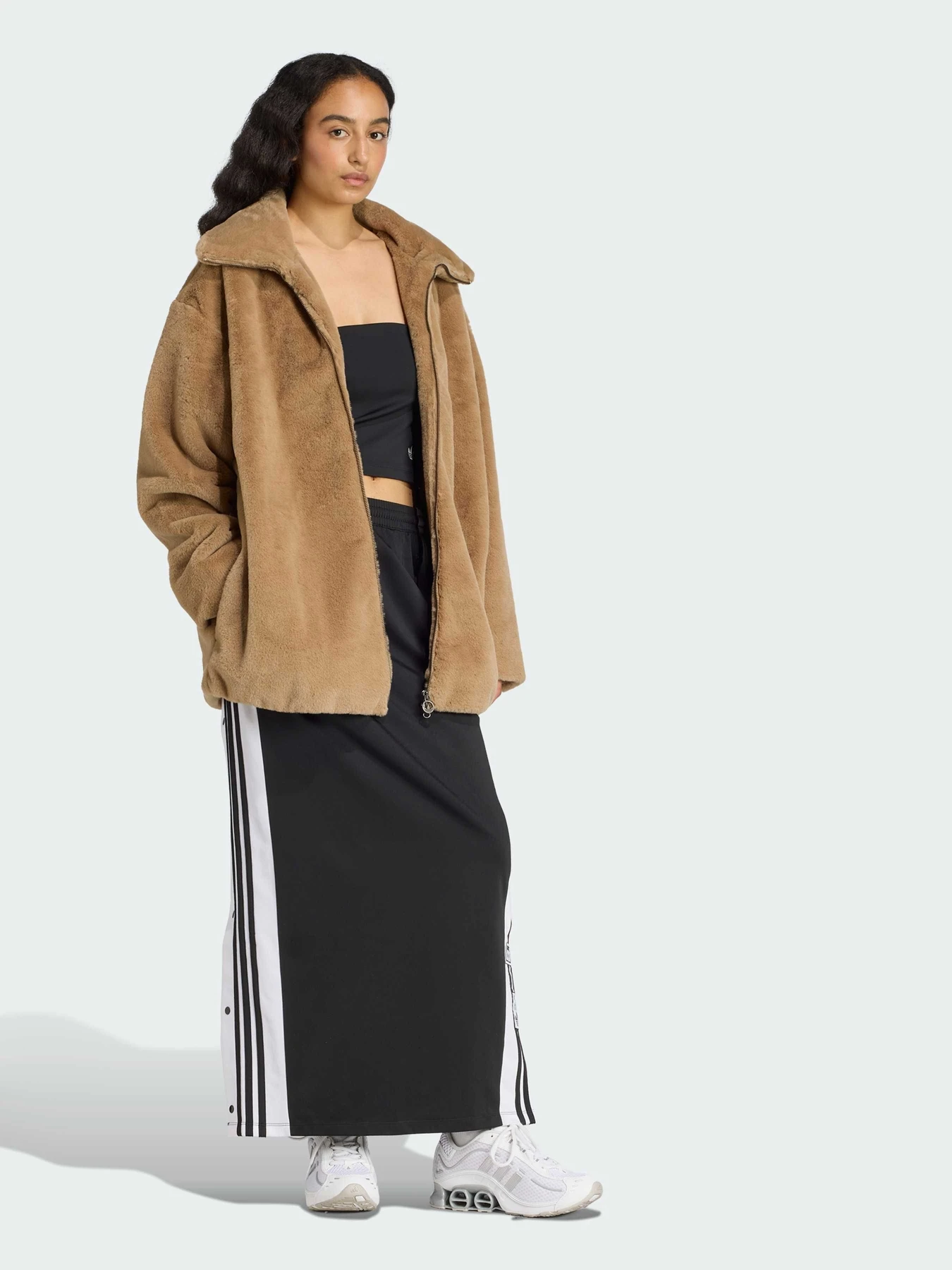 Куртки и дубленки Adidas модель JY2383 Куртки и дубленки Adidas модель JY2383 Фото