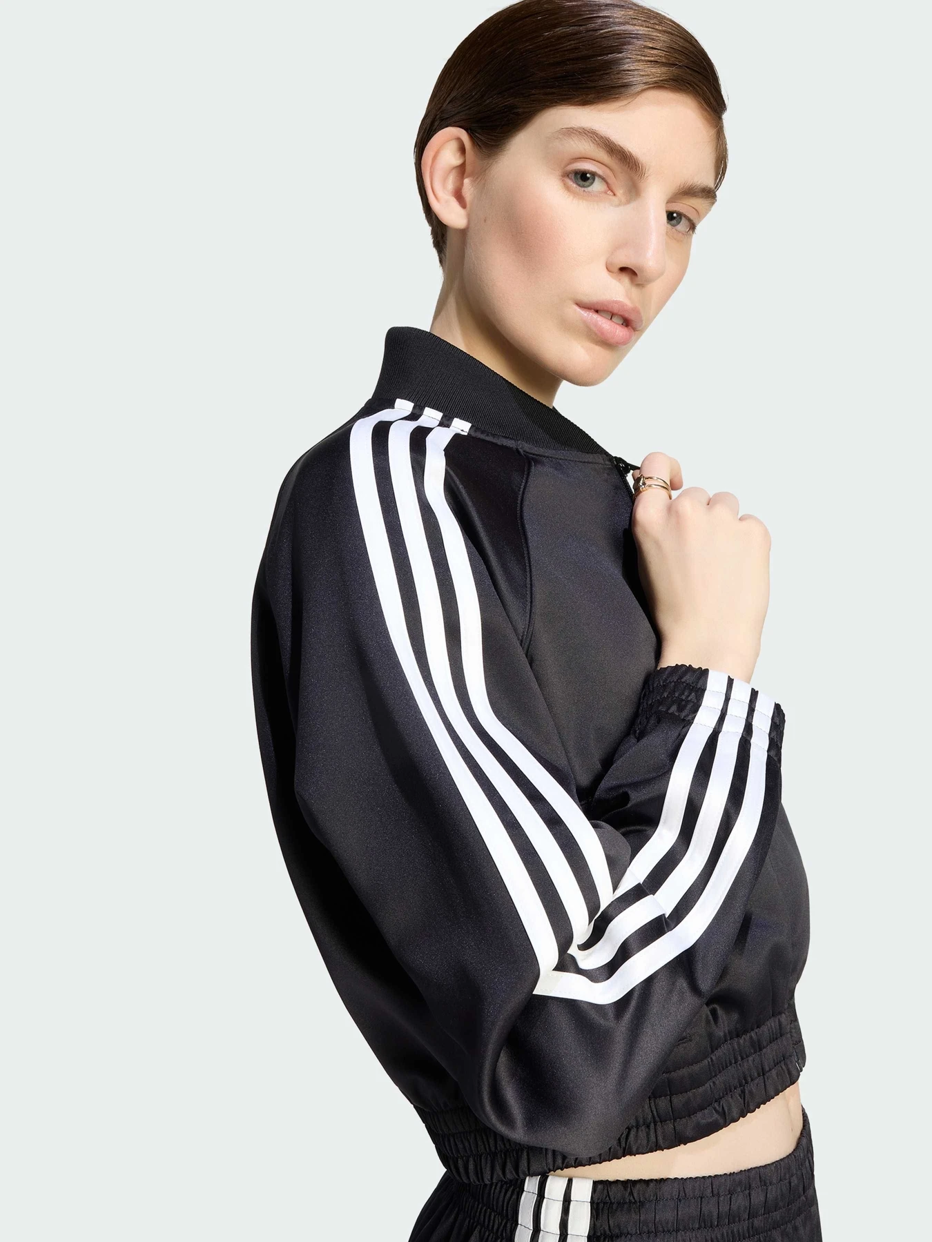 Худи и свитшоты Adidas Adicolor модель KS9371 Худи и свитшоты Adidas Adicolor модель KS9371 Фото