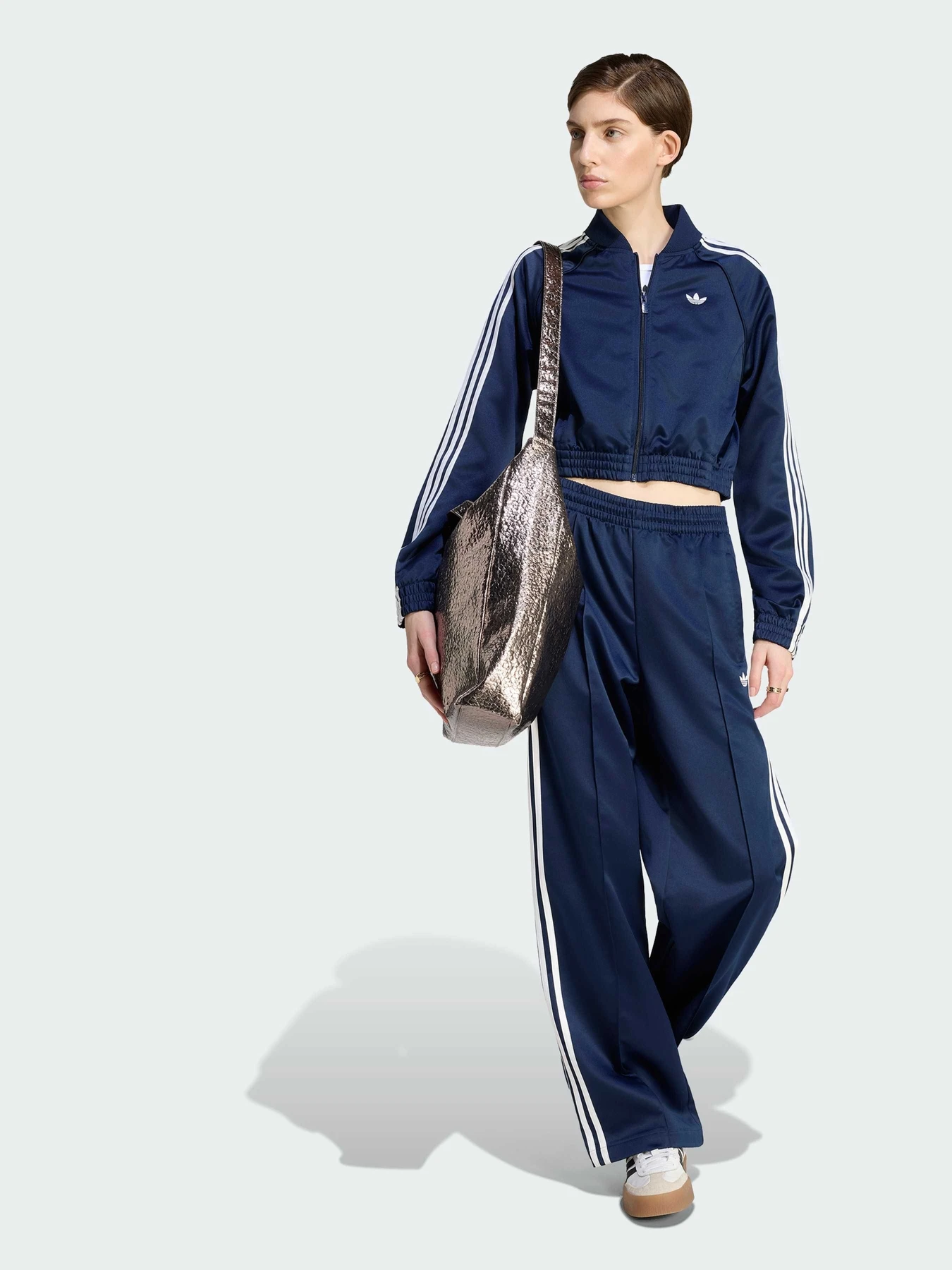 Худи и свитшоты Adidas Adicolor модель KS9948 Худи и свитшоты Adidas Adicolor модель KS9948 Фото