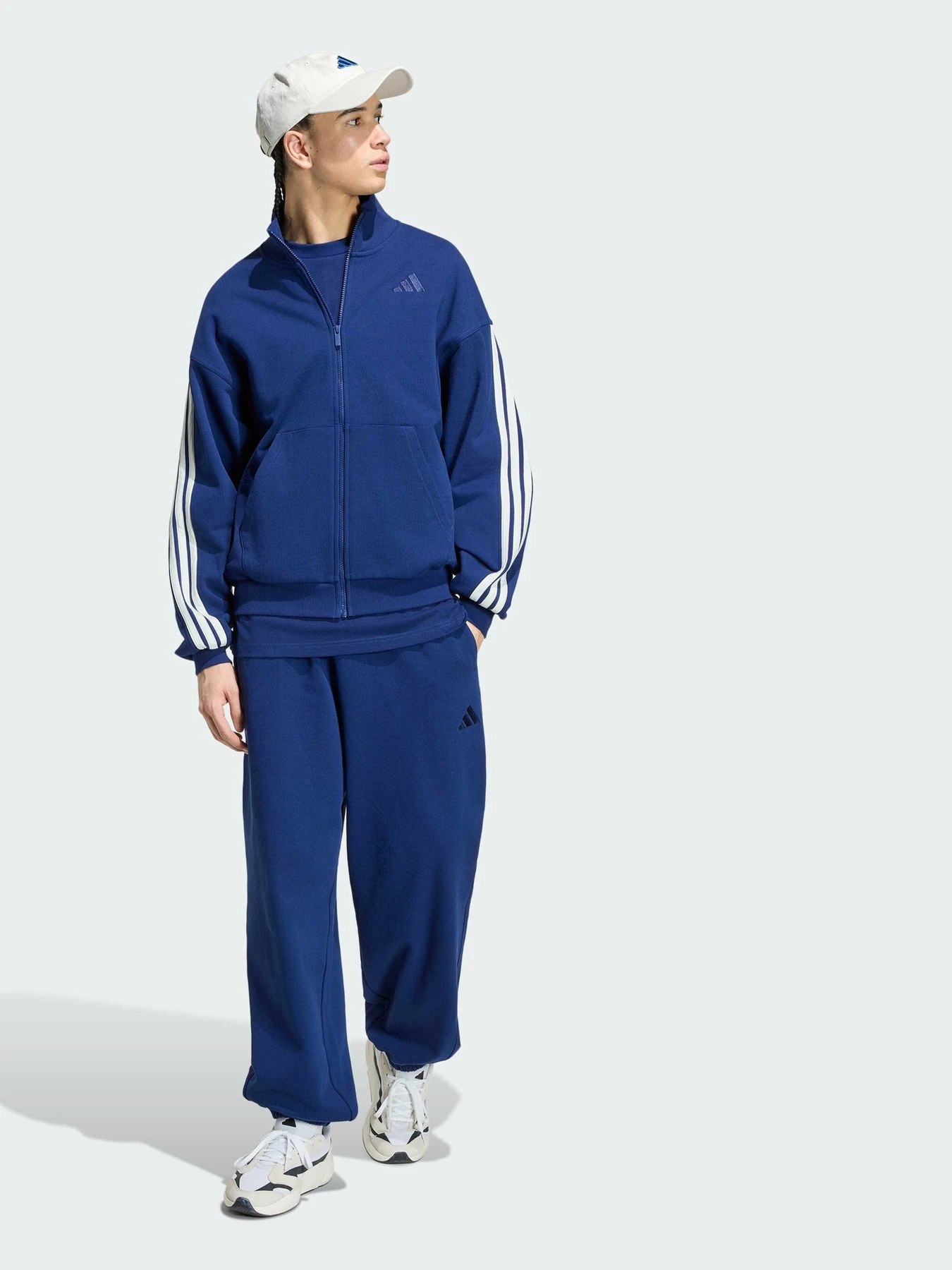 Худі та світшоти Adidas 3 Stripes модель KW2356 Худі та світшоти Adidas 3 Stripes модель KW2356 Фото