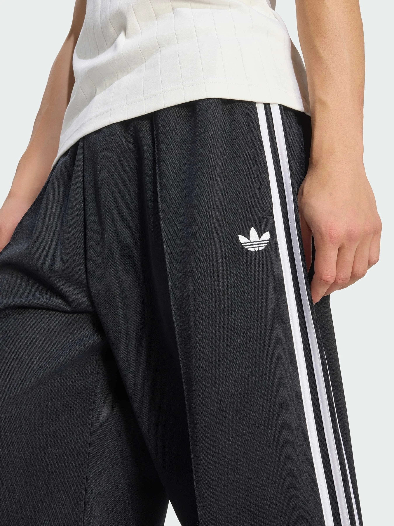 Штани Adidas Adicolor модель KS7530 Фото