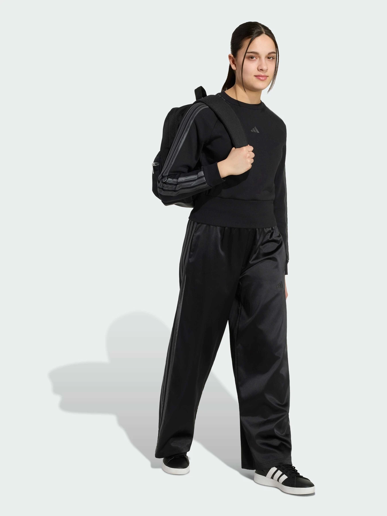 Худи и свитшоты Adidas модель KQ7043 Худи и свитшоты Adidas модель KQ7043 Фото