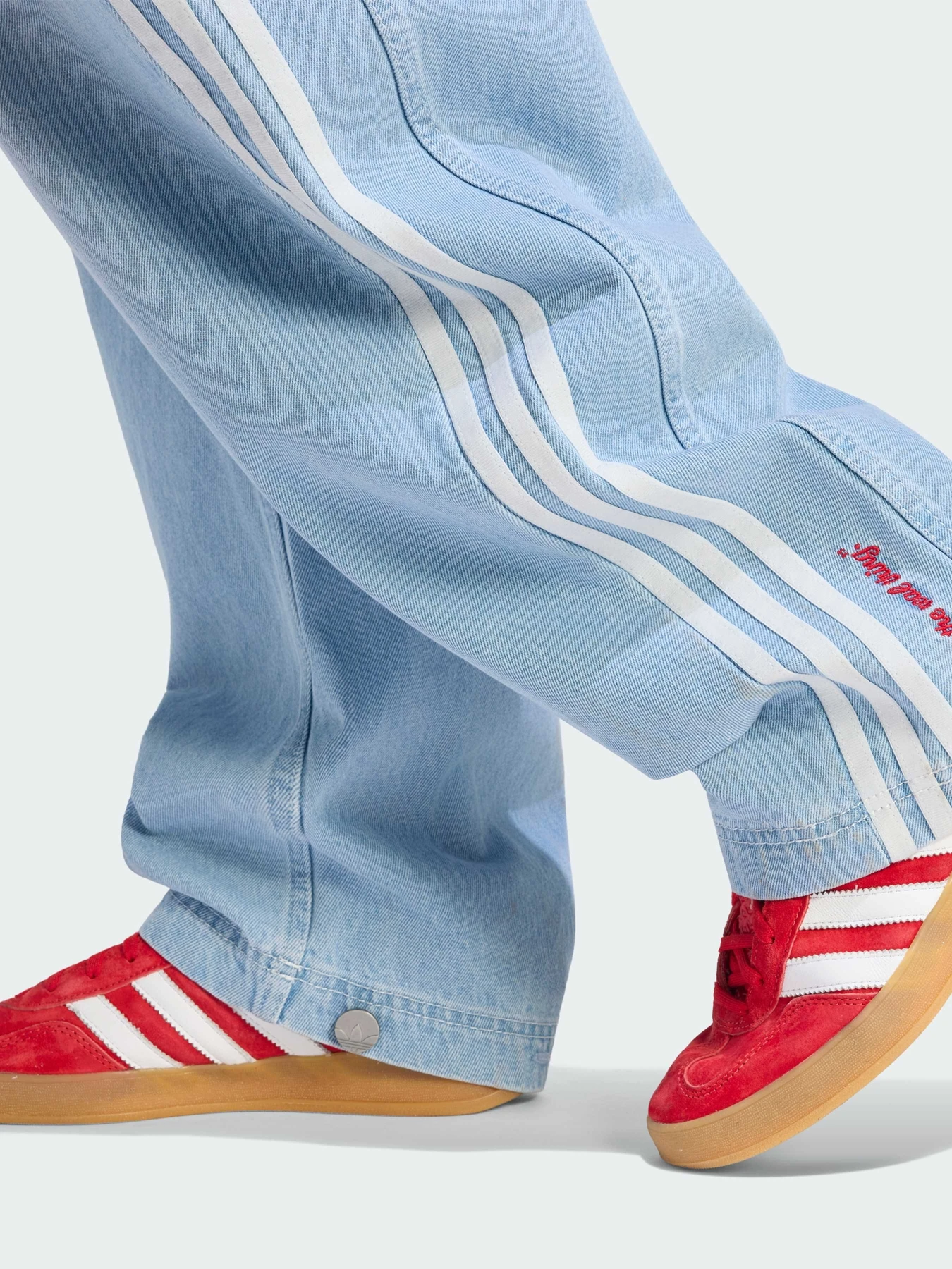 Джинси Adidas модель KY7563 Джинси Adidas модель KY7563 Фото