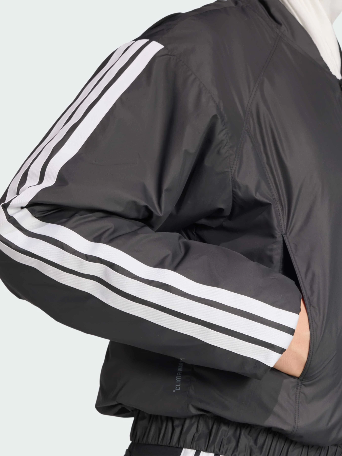 Куртки та дублянки Adidas модель KG1888 Фото