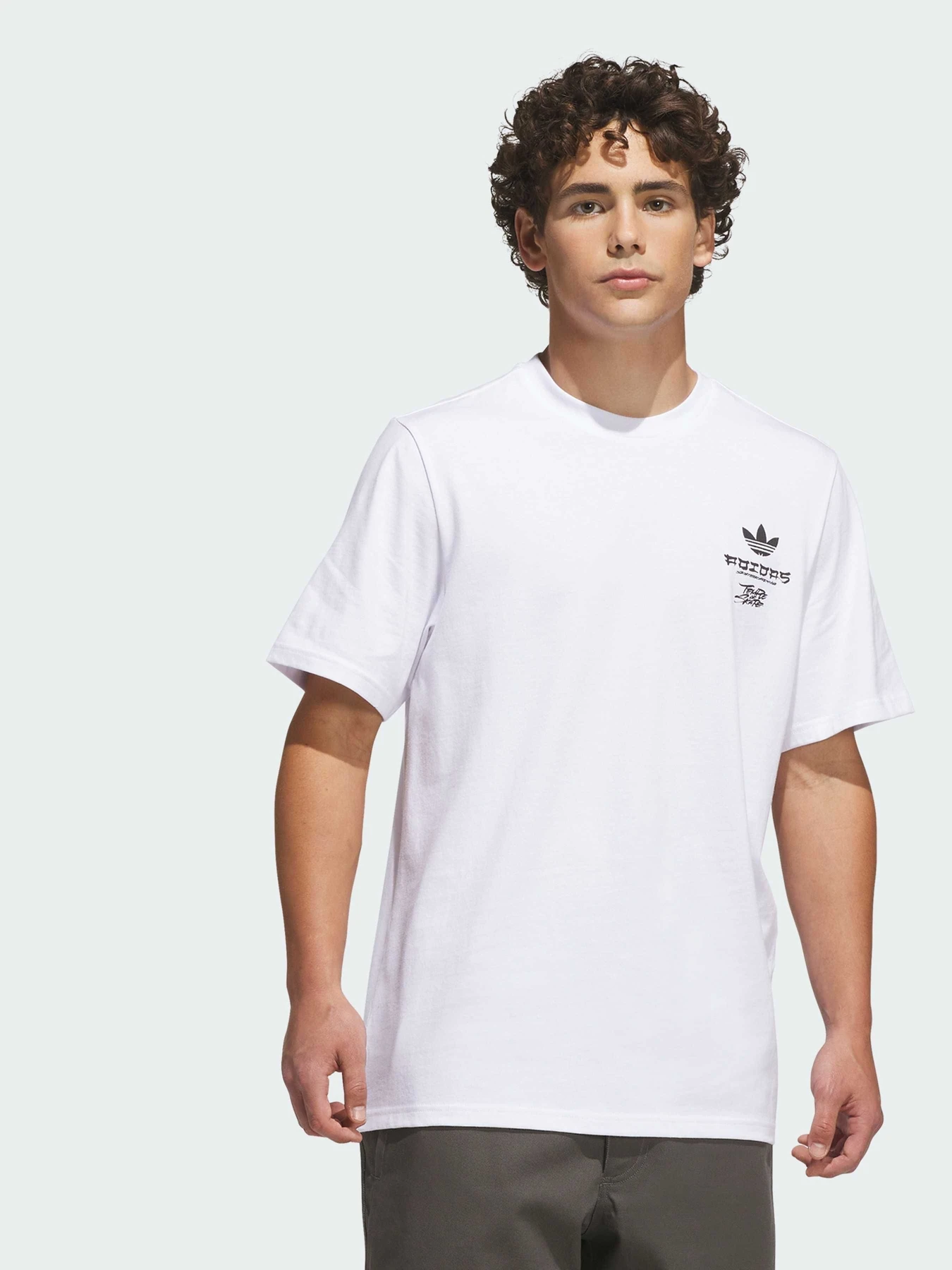 Футболки і поло Adidas Graphics модель KS4335 Футболки і поло Adidas Graphics модель KS4335 Фото