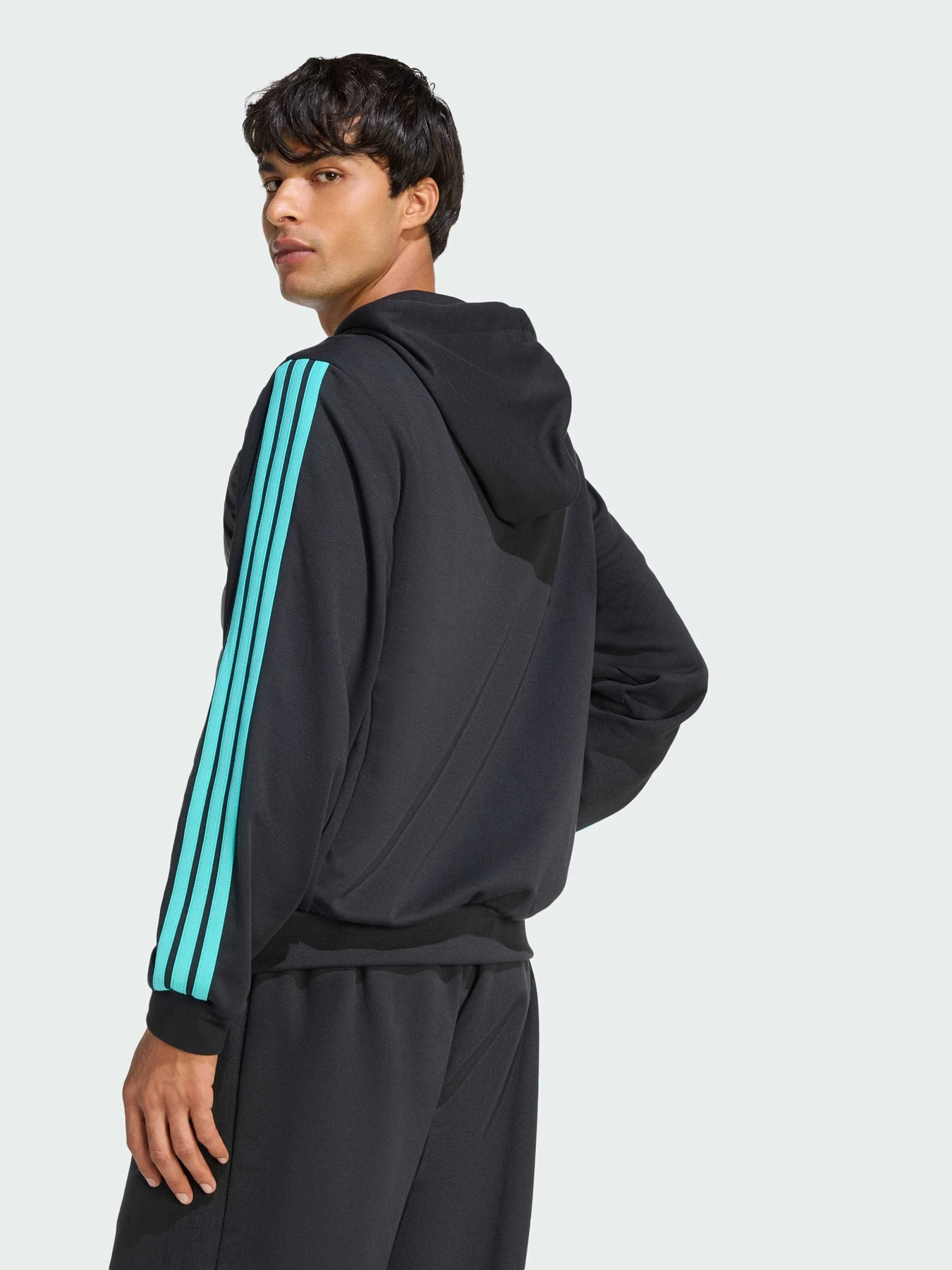 Куртки та дублянки Adidas модель KE5911 Куртки та дублянки Adidas модель KE5911 Фото