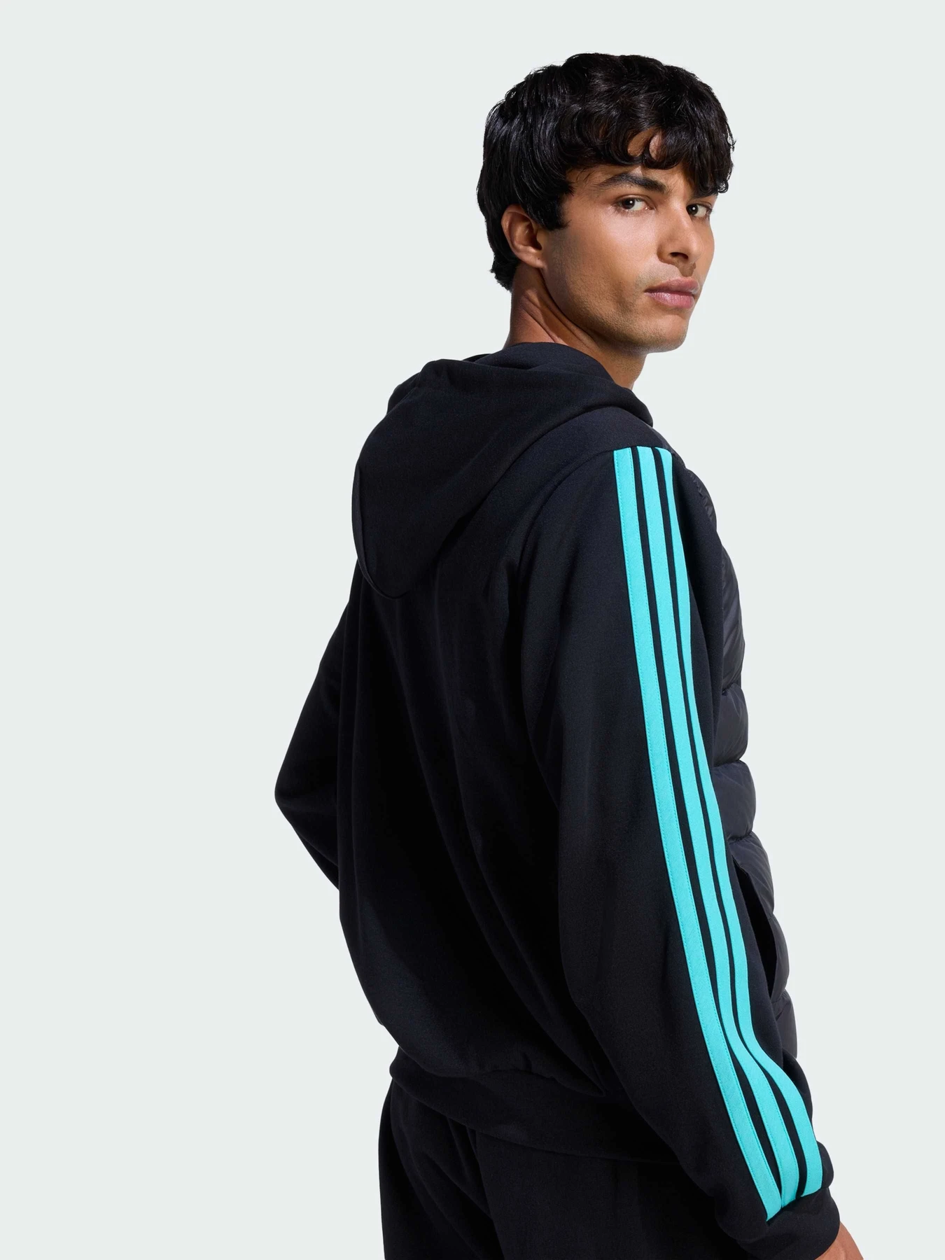Куртки та дублянки Adidas модель KE5911 Куртки та дублянки Adidas модель KE5911 Фото
