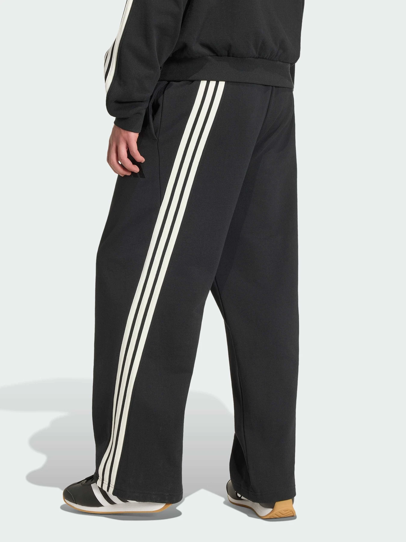 Брюки Adidas 3 Stripes модель KW2358 Брюки Adidas 3 Stripes модель KW2358 Фото