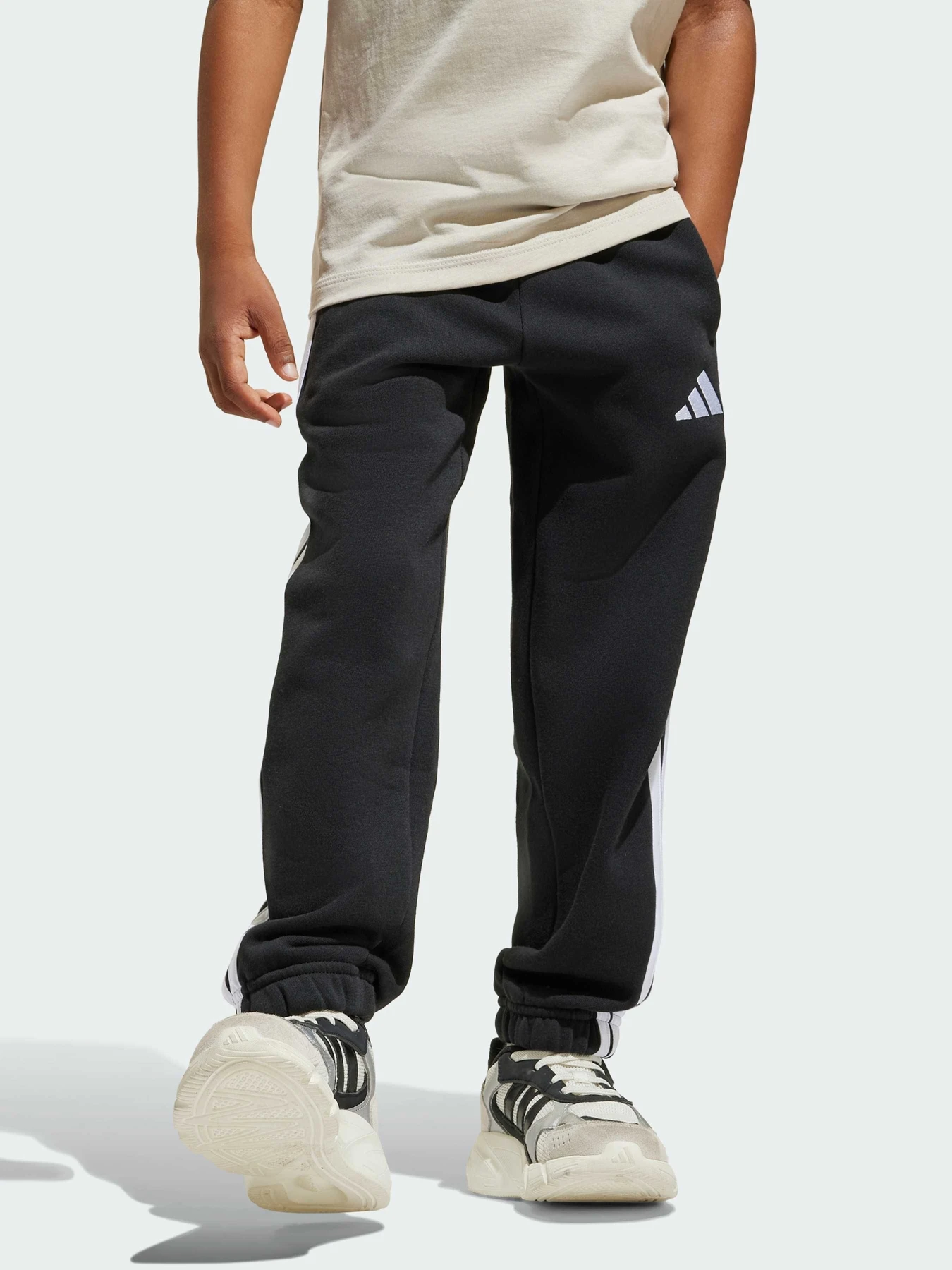 Брюки Adidas Adidas Essentials модель JC9612 Брюки Adidas Adidas Essentials модель JC9612 Фото