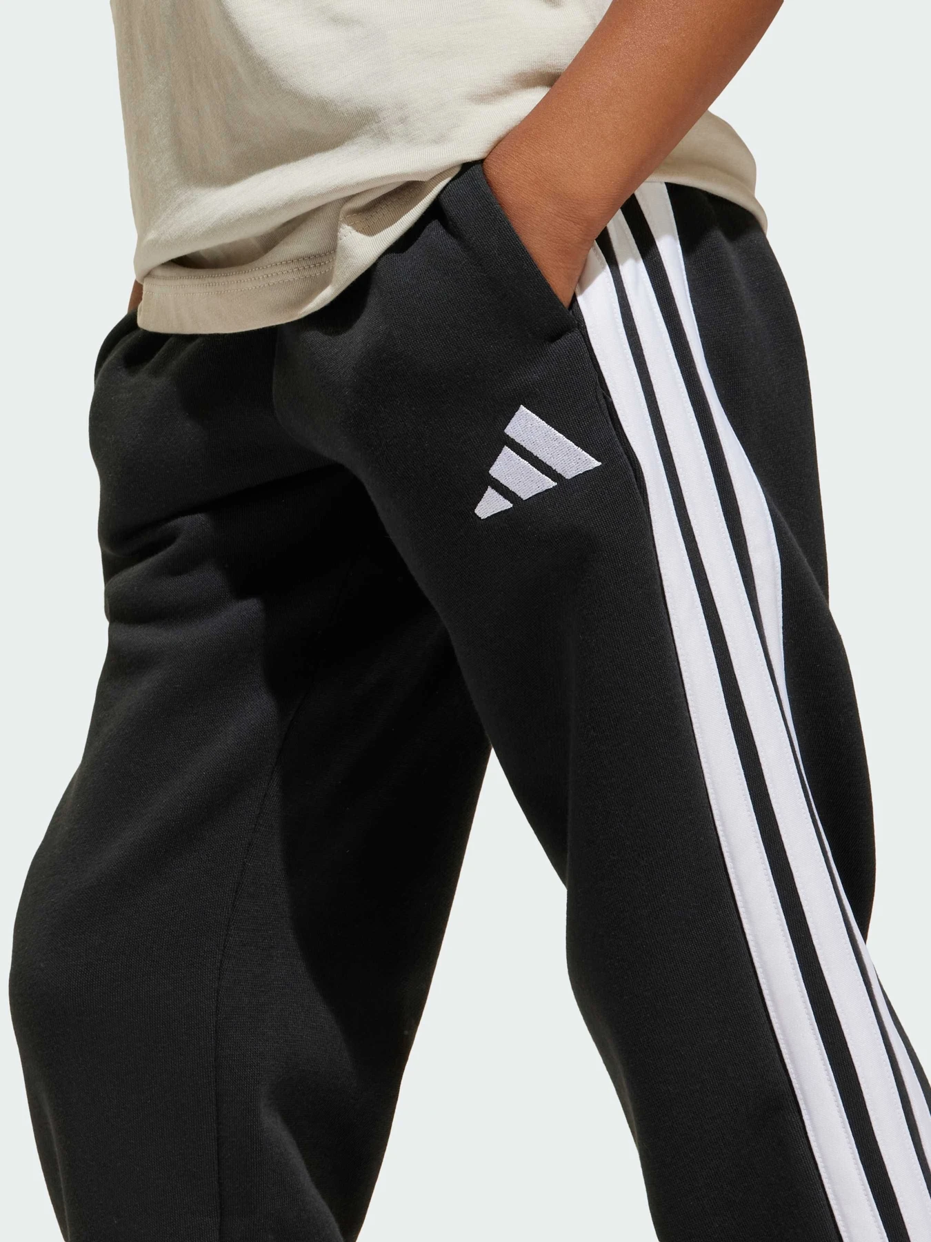 Брюки Adidas Adidas Essentials модель JC9612 Брюки Adidas Adidas Essentials модель JC9612 Фото