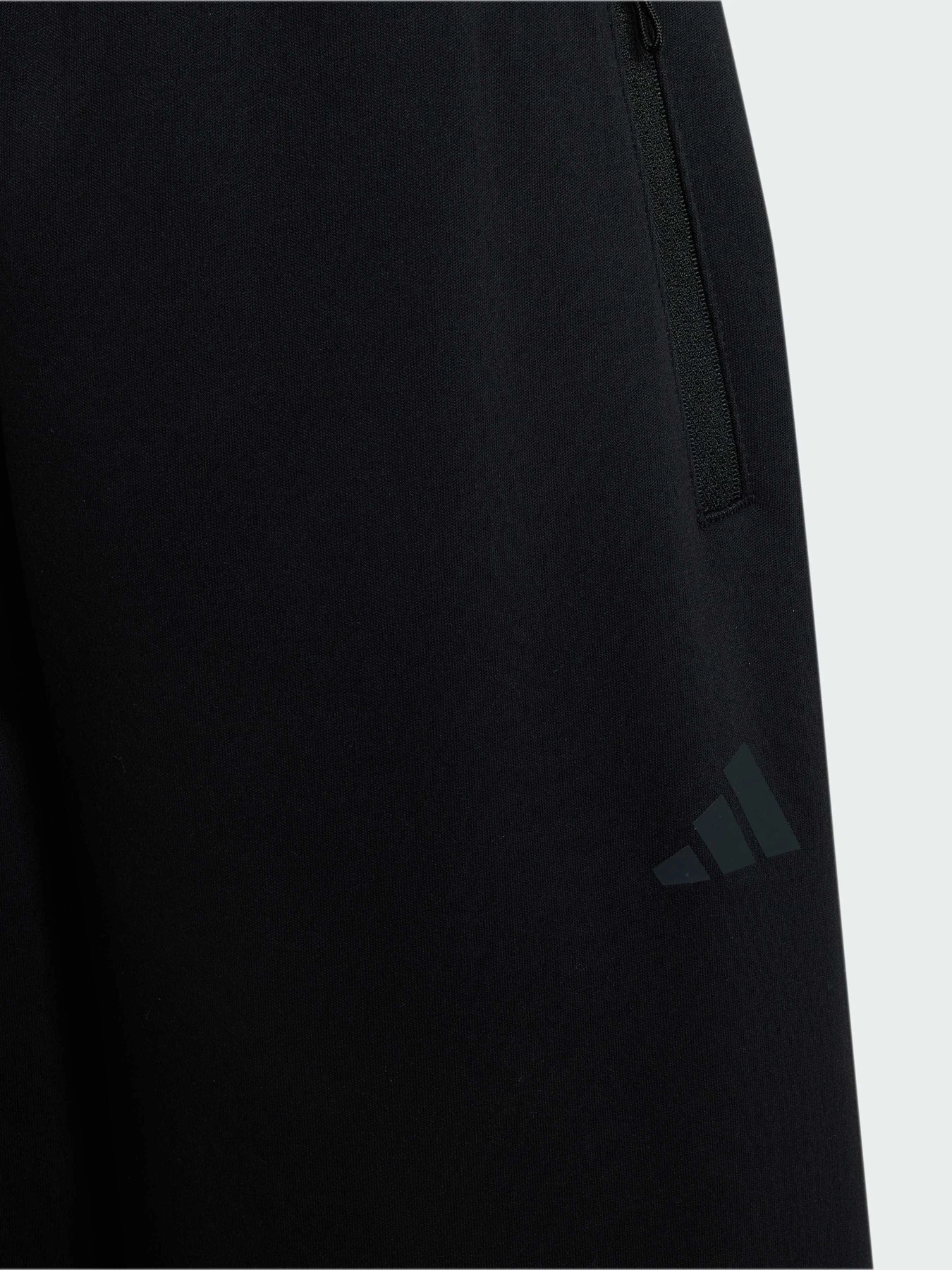 Брюки Adidas ZNE модель KR9077 Брюки Adidas ZNE модель KR9077 Фото