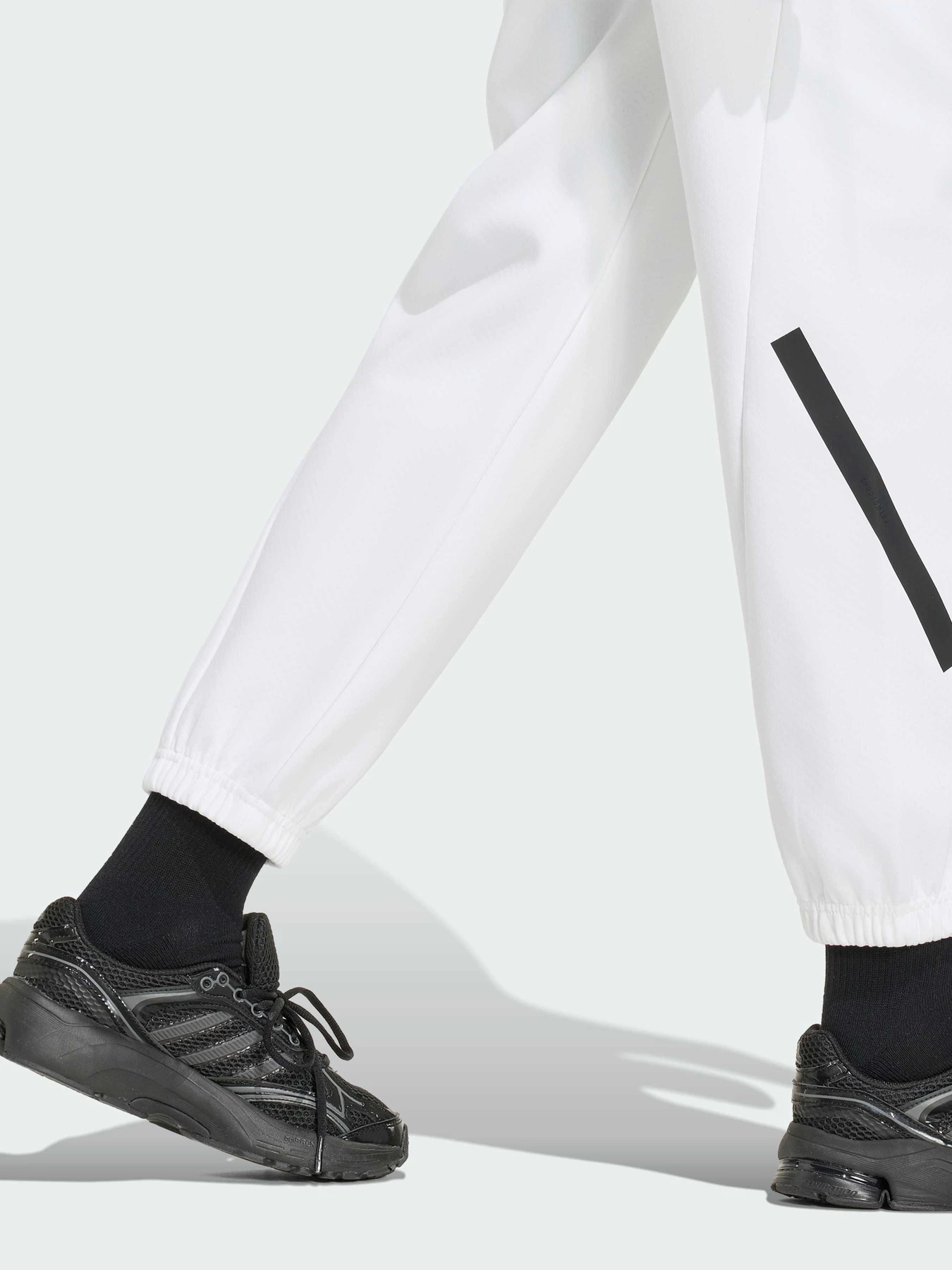 Брюки Adidas ZNE модель KF6337 Брюки Adidas ZNE модель KF6337 Фото
