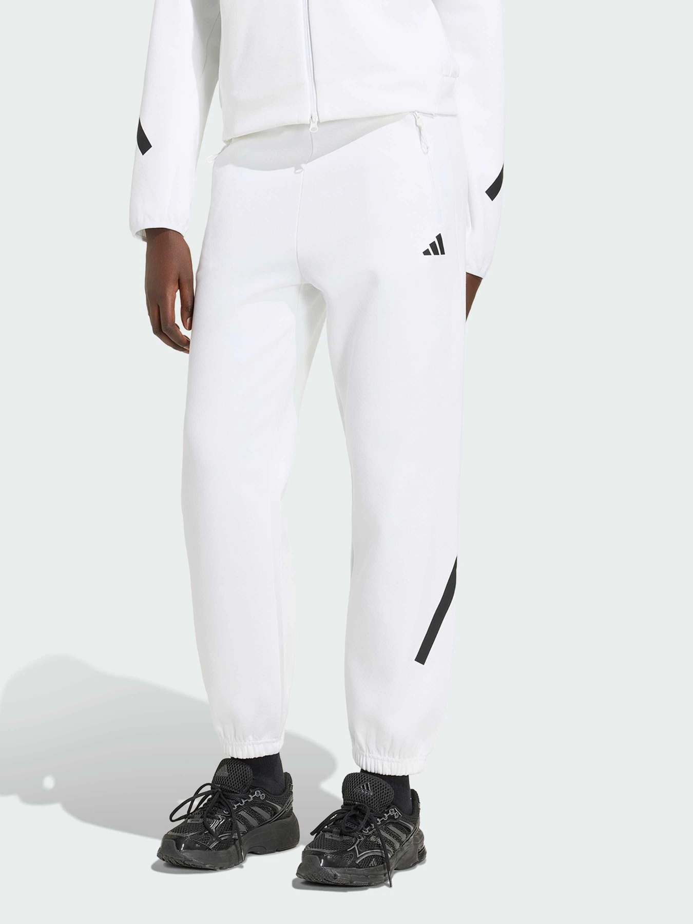 Брюки Adidas ZNE модель KF6337 Брюки Adidas ZNE модель KF6337 Фото