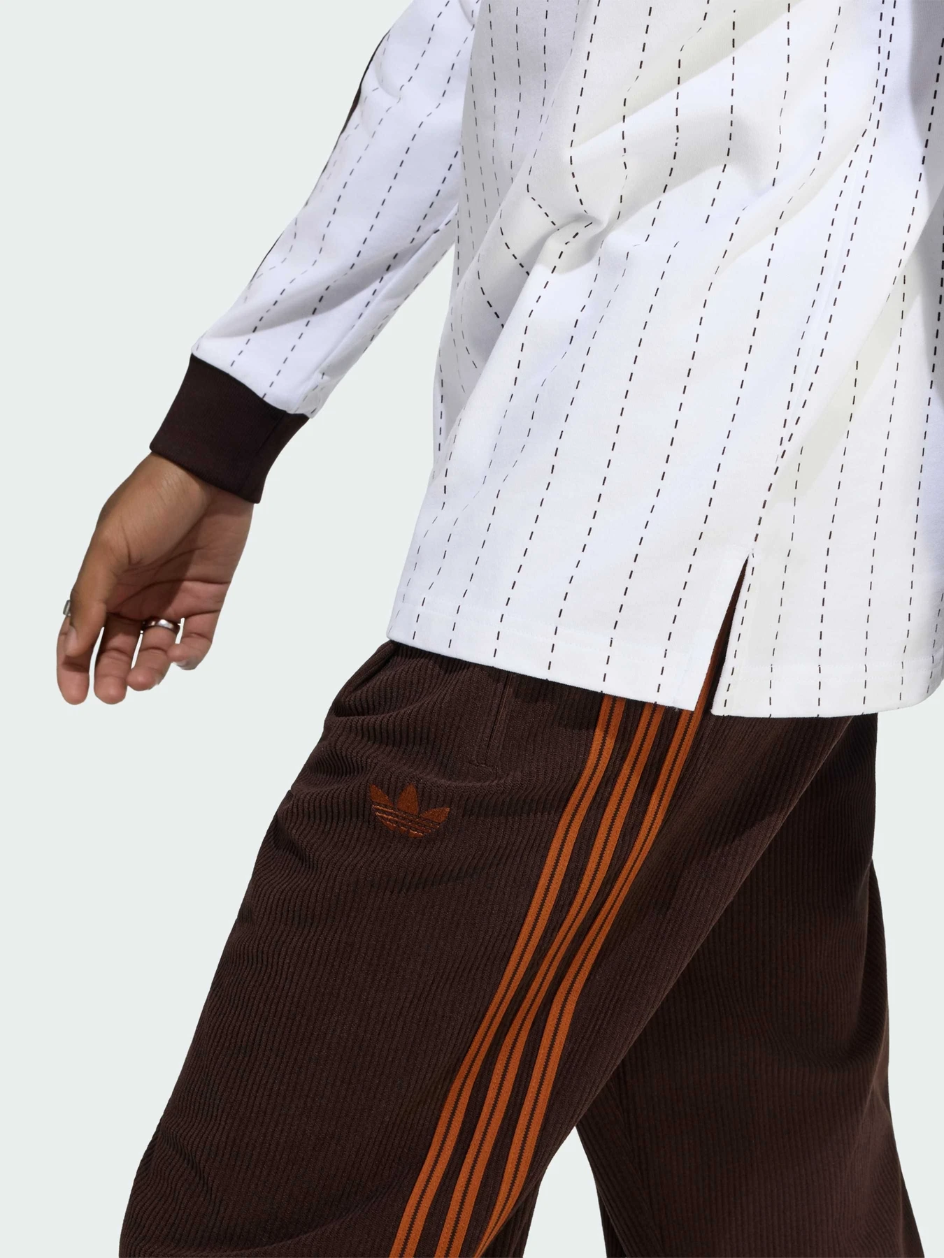 Футболки і поло Adidas модель KR9738 Футболки і поло Adidas модель KR9738 Фото
