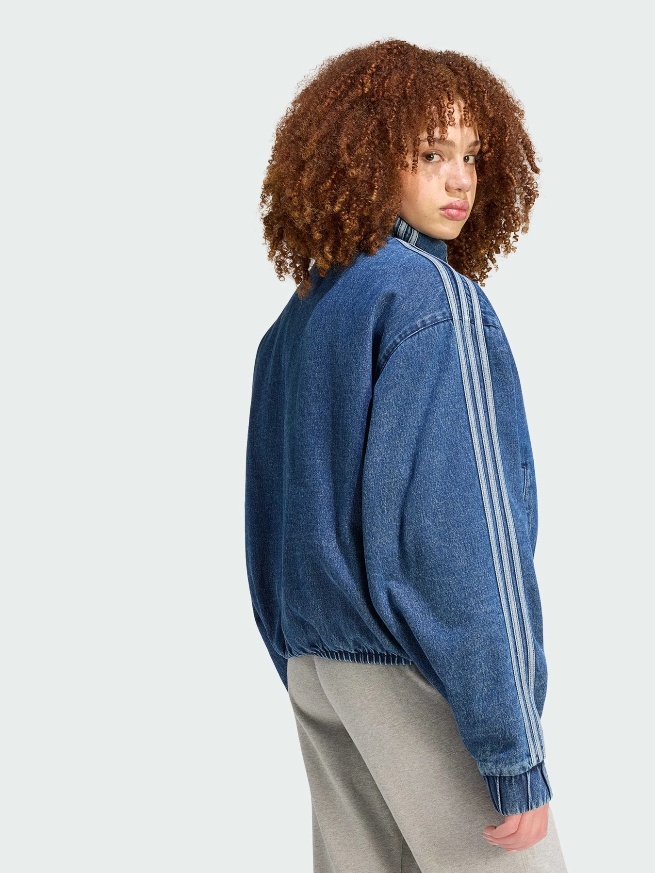 Куртки та дублянки Adidas модель KT4232 Фото
