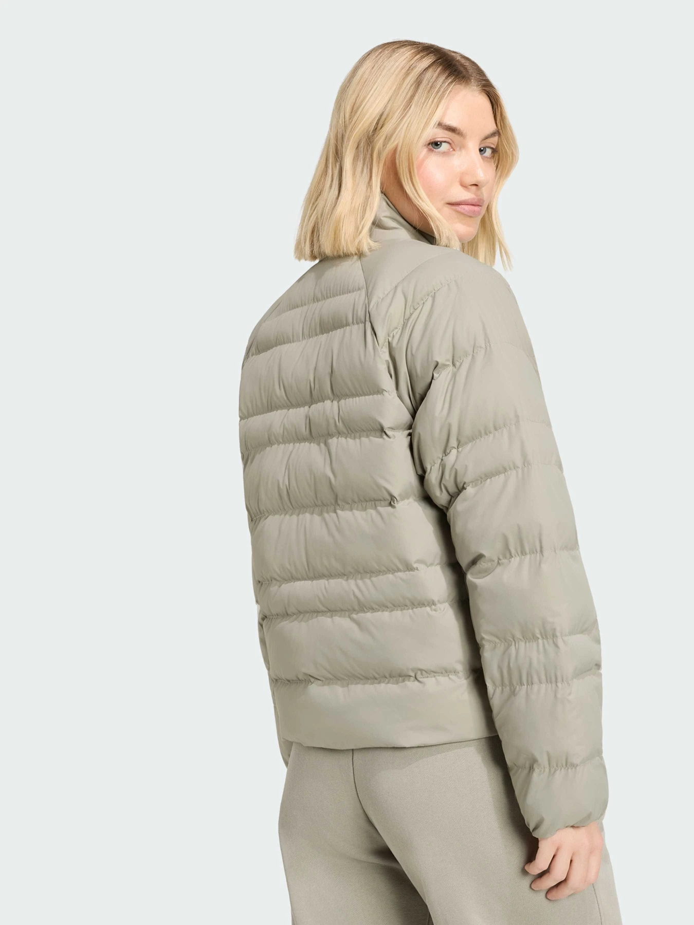 Куртки и дубленки Adidas Adidas Essentials модель KY3230 Куртки и дубленки Adidas Adidas Essentials модель KY3230 Фото