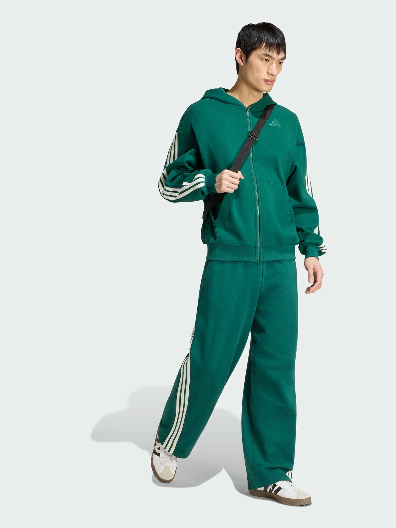 Худі та світшоти Adidas 3 Stripes модель KW2393 Худі та світшоти Adidas 3 Stripes модель KW2393 Фото