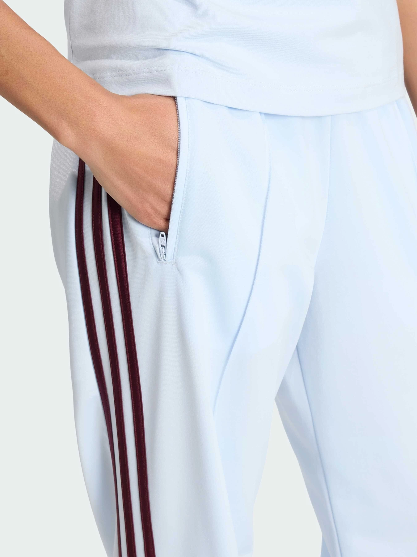 Брюки Adidas Adicolor модель KC6561 Брюки Adidas Adicolor модель KC6561 Фото