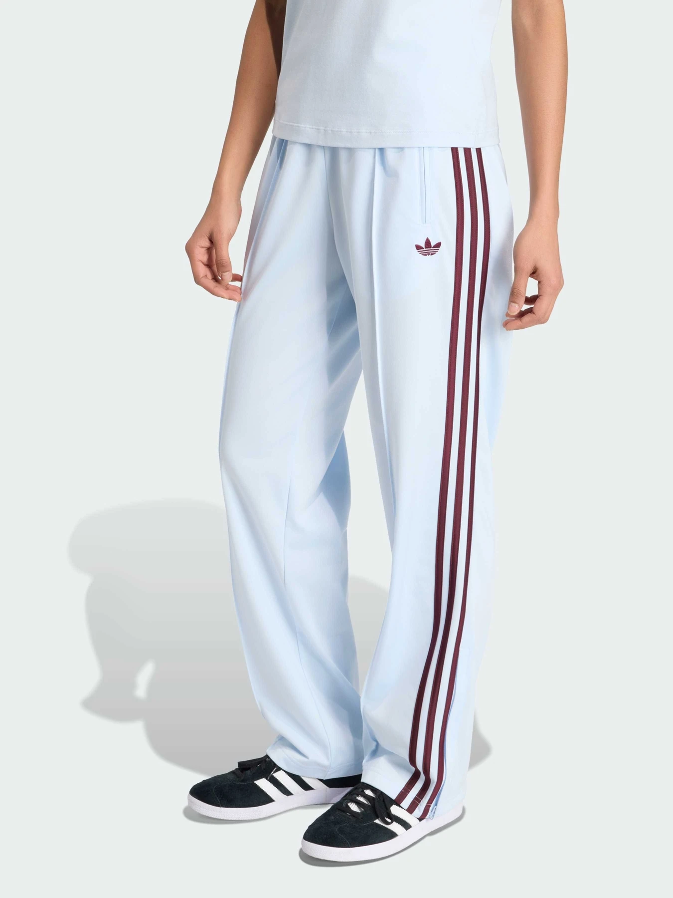 Брюки Adidas Adicolor модель KC6561 Брюки Adidas Adicolor модель KC6561 Фото