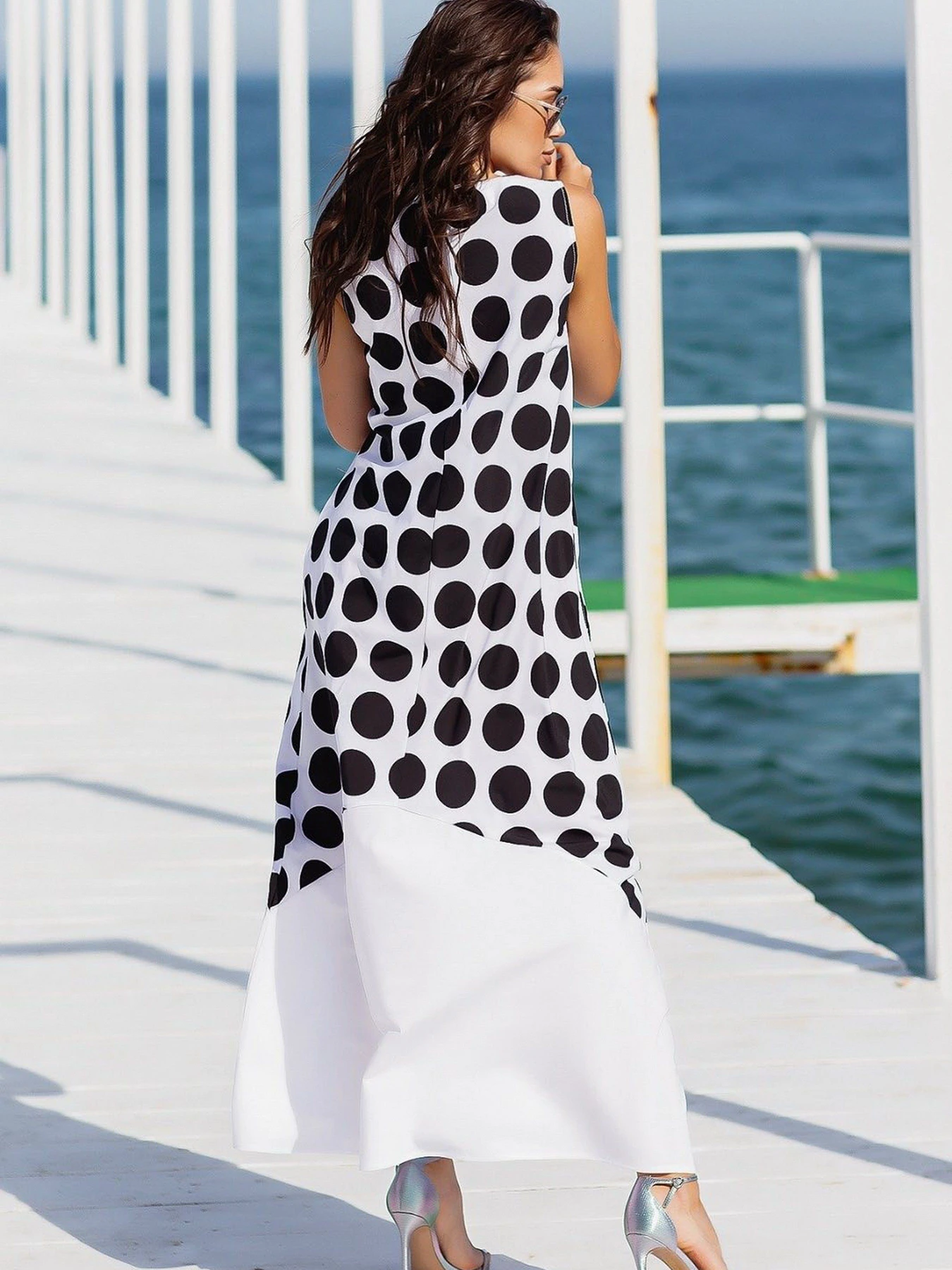 Сукні ISSA Plus модель 12757_whiteblack Сукні ISSA Plus модель 12757_whiteblack Фото