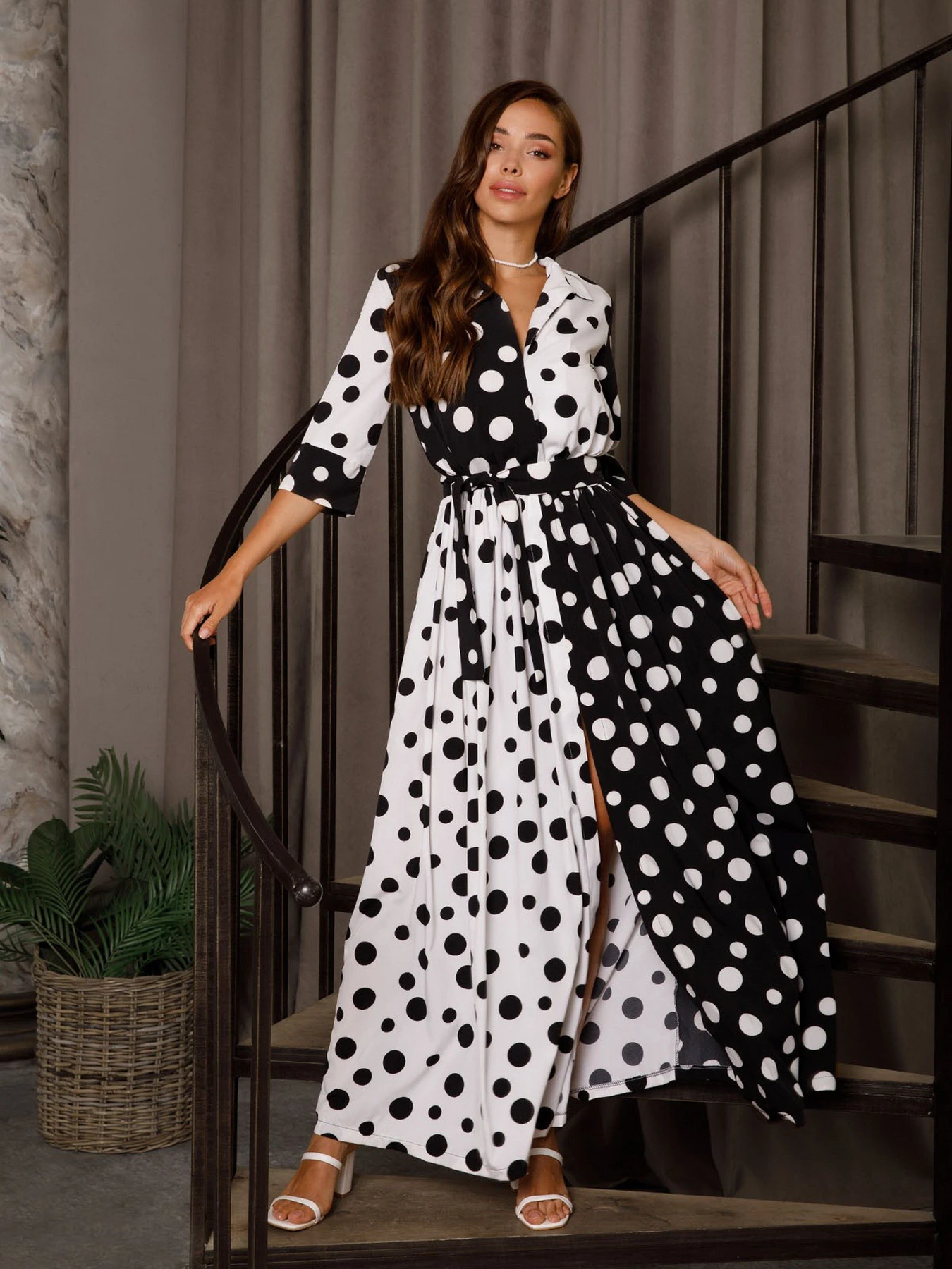 Сукні ISSA Plus модель 12725_blackwhite Сукні ISSA Plus модель 12725_blackwhite Фото