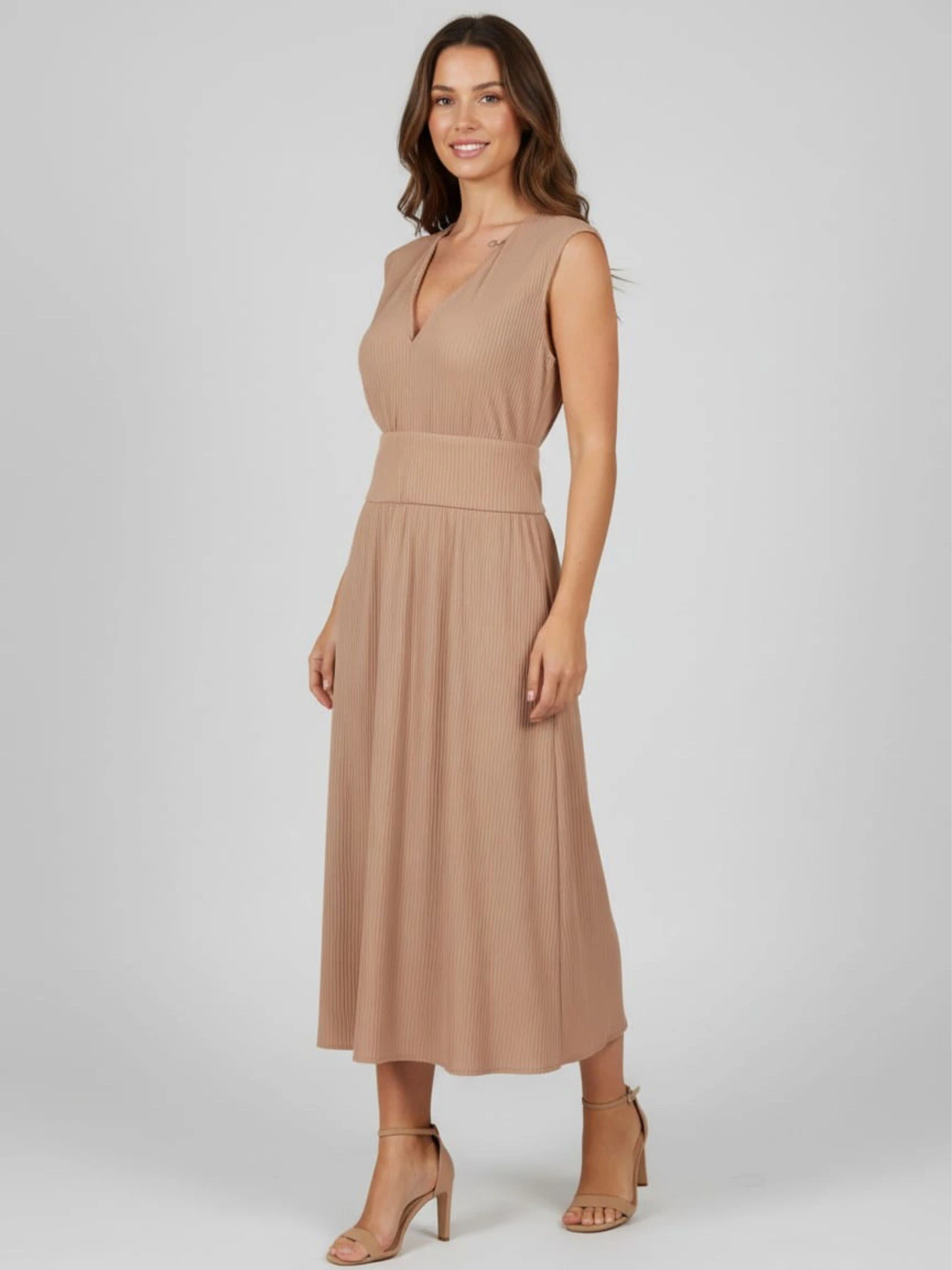Платья LadyLike модель ladlk243770084-bezhevij Фото