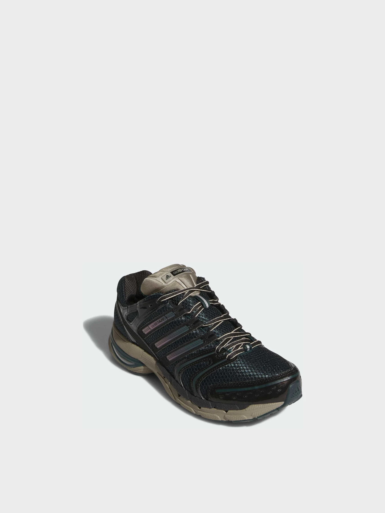 Кроссовки Adidas модель KJ3631 Кроссовки Adidas модель KJ3631 Фото