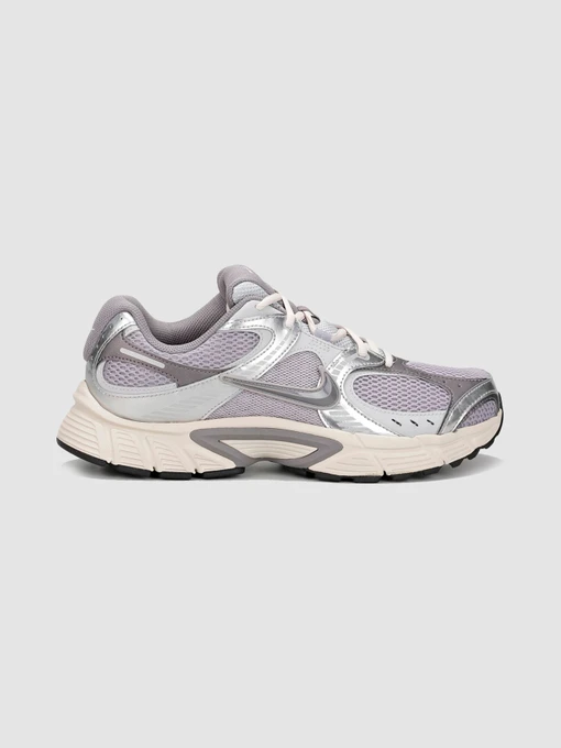 Кроссовки NIKE V5 Rnr модель HJ5228-011 Фото