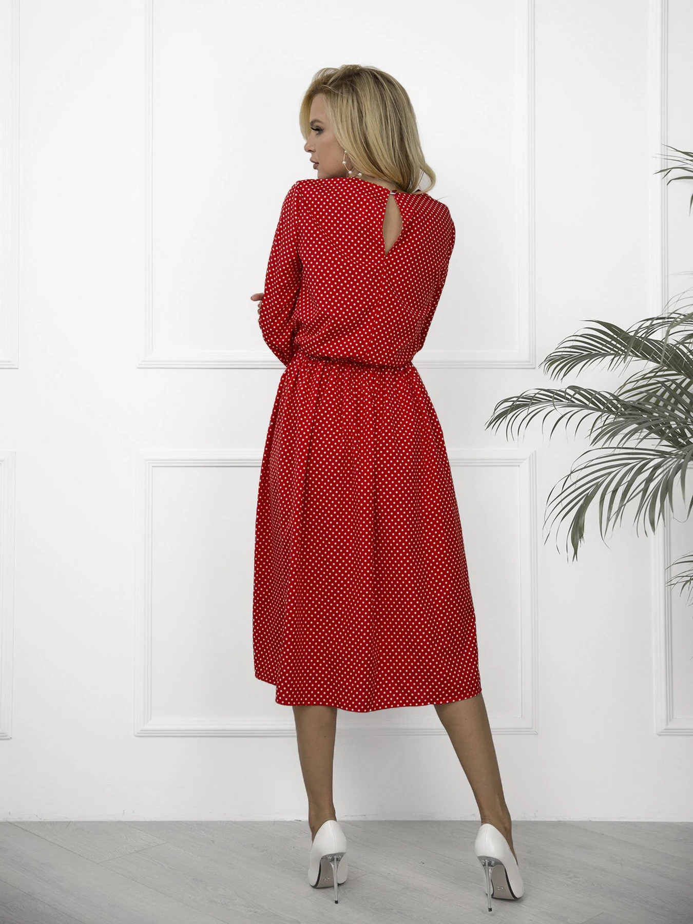 Сукні ISSA Plus модель 12093_red Сукні ISSA Plus модель 12093_red Фото