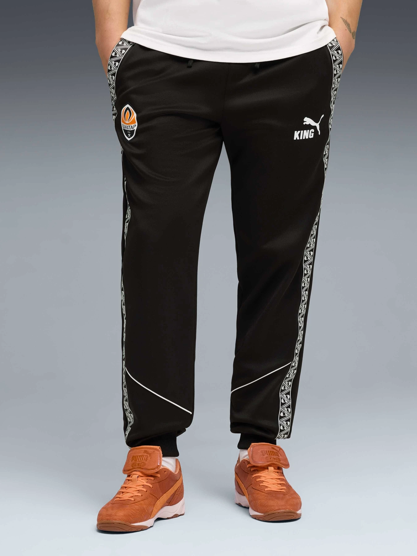 Штани PUMA Fcsd King Anthem Pants модель 784903 Фото