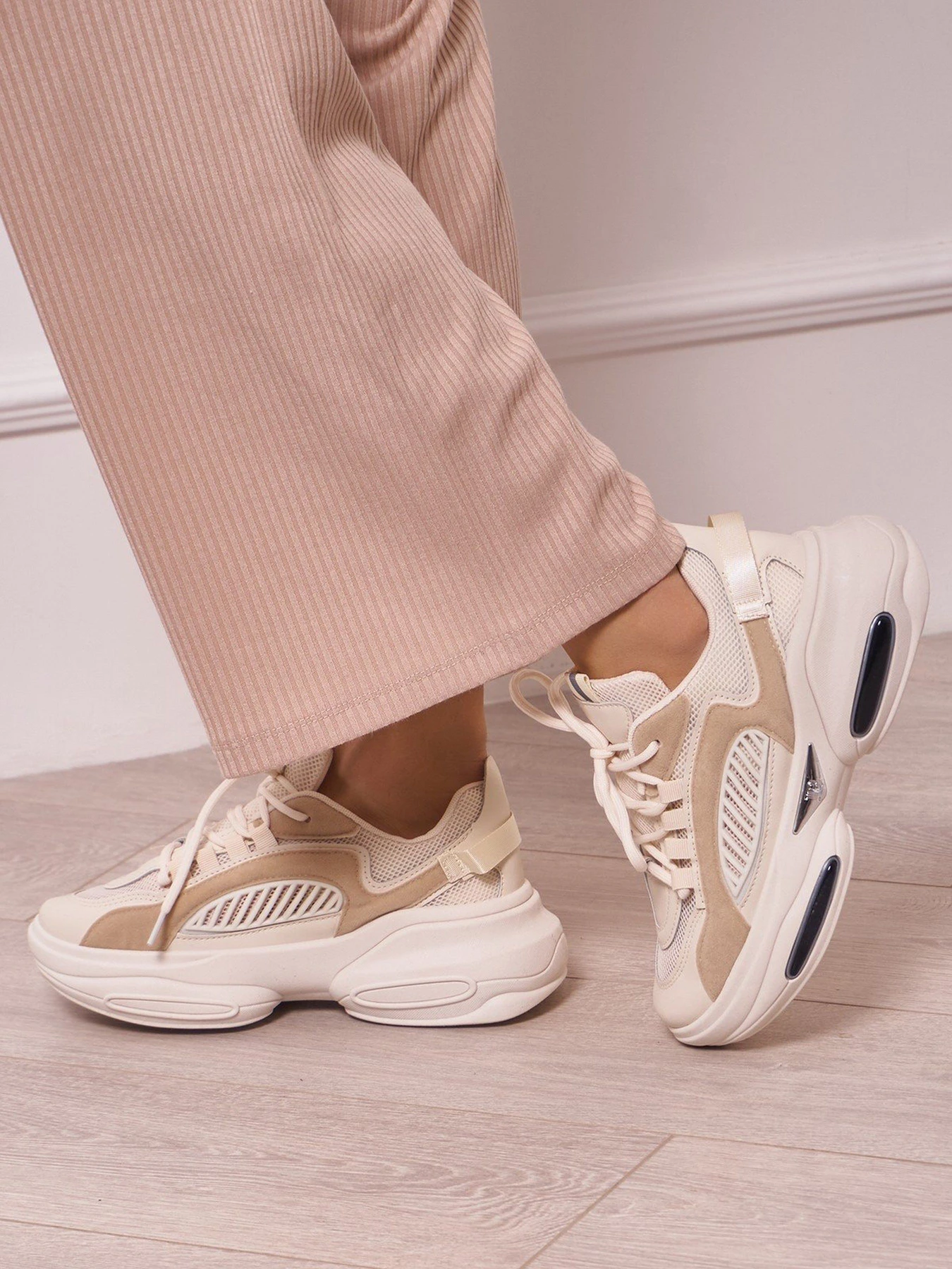 Кросівки ISSA Plus модель OB2-24_beige Кросівки ISSA Plus модель OB2-24_beige Фото