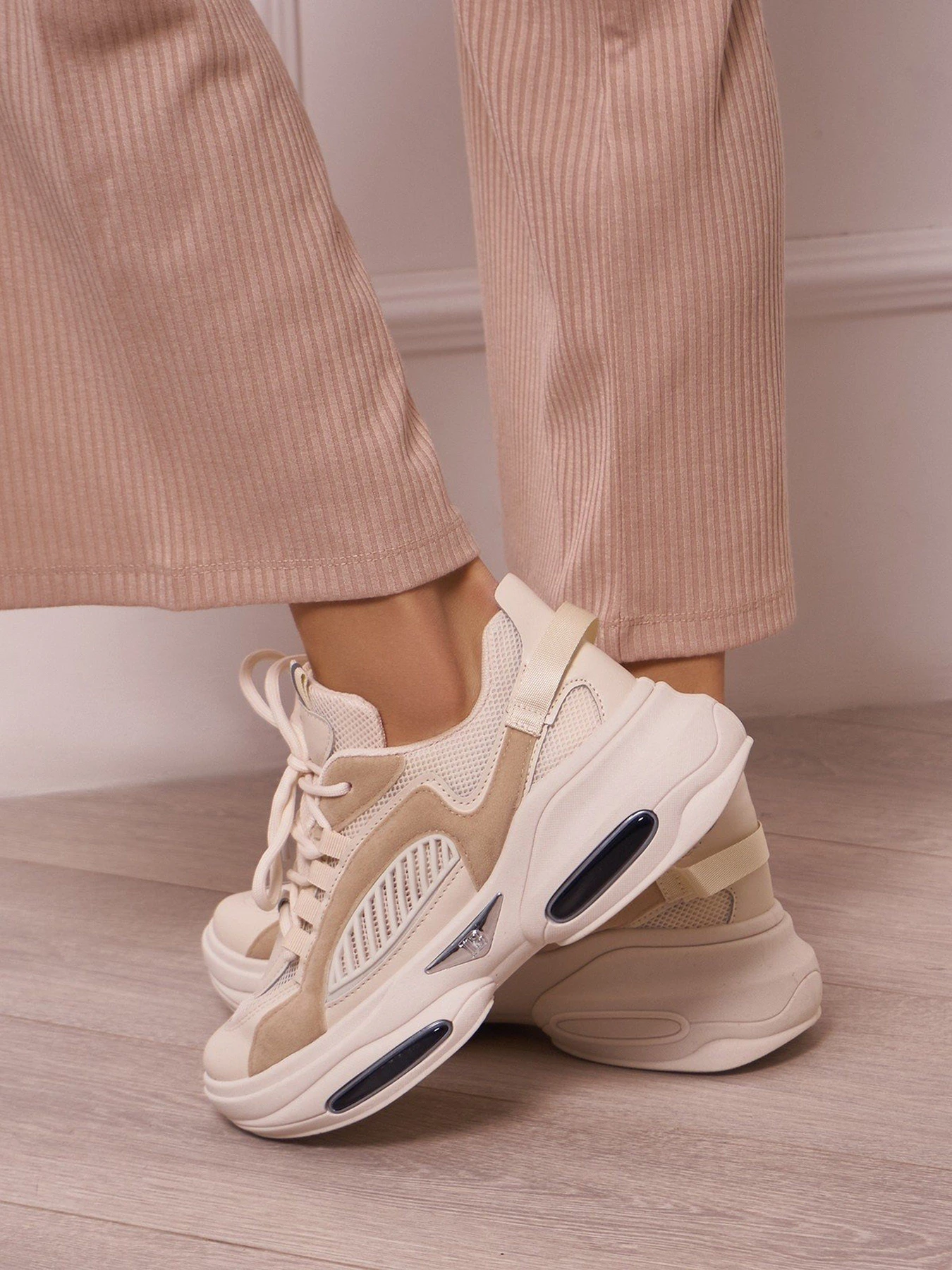 Кросівки ISSA Plus модель OB2-24_beige Кросівки ISSA Plus модель OB2-24_beige Фото