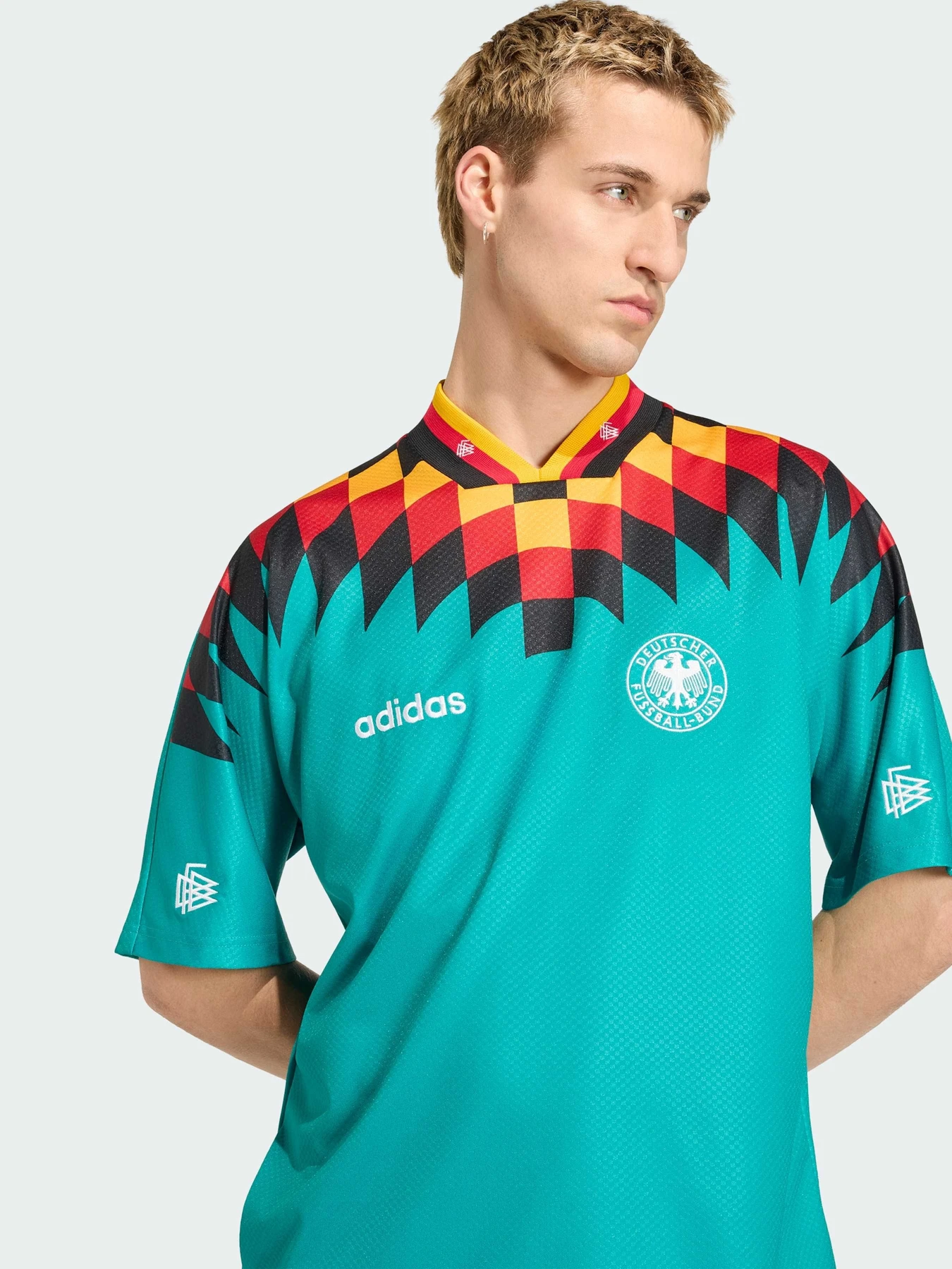 Футболки и поло Adidas модель JZ6941 Футболки и поло Adidas модель JZ6941 Фото
