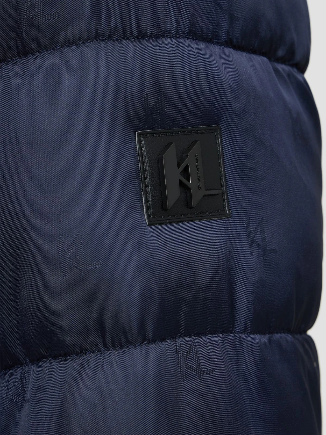 Куртки и дубленки Karl Lagerfeld модель 563592.505021;690 Фото