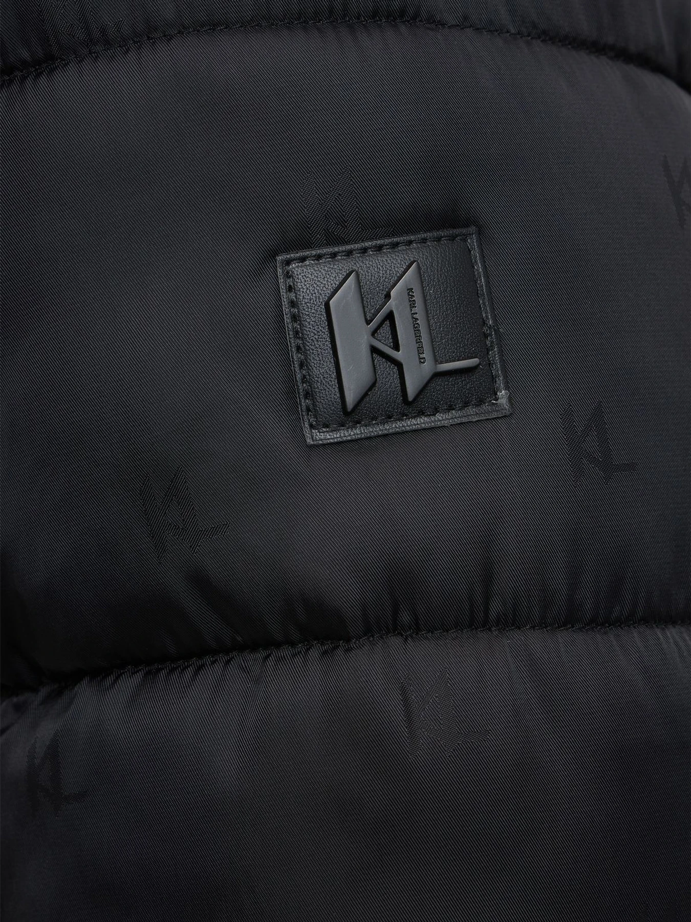 Куртки и дубленки Karl Lagerfeld модель 563592.505021;990 Фото