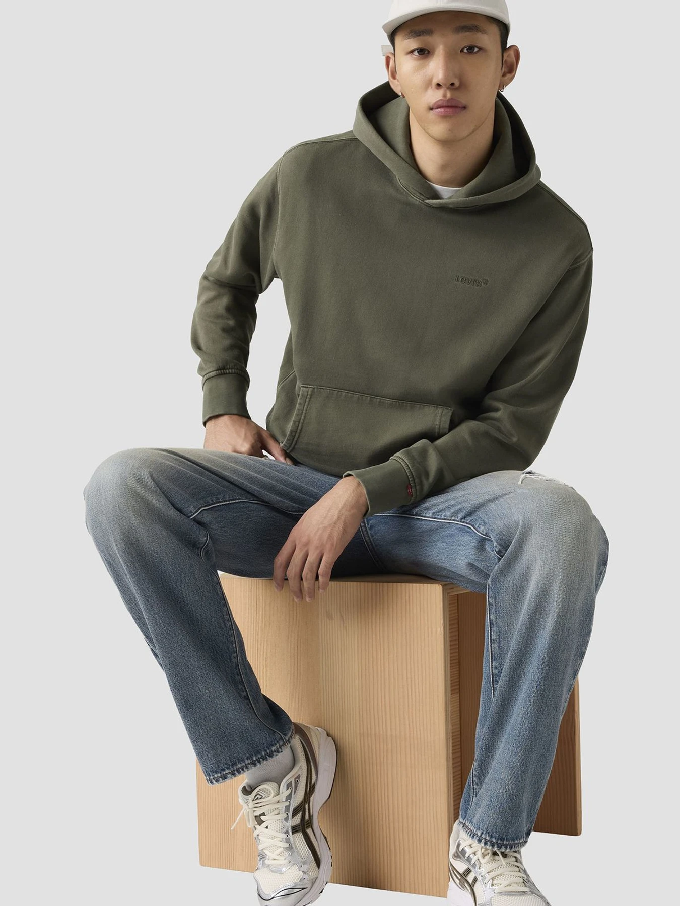 Худи и свитшоты Levi's модель A8435;0040 Фото