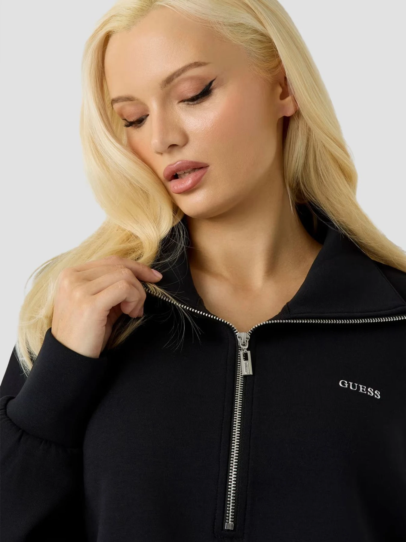 Худи и свитшоты GUESS модель V6YQ25.K4801;JBLK Фото