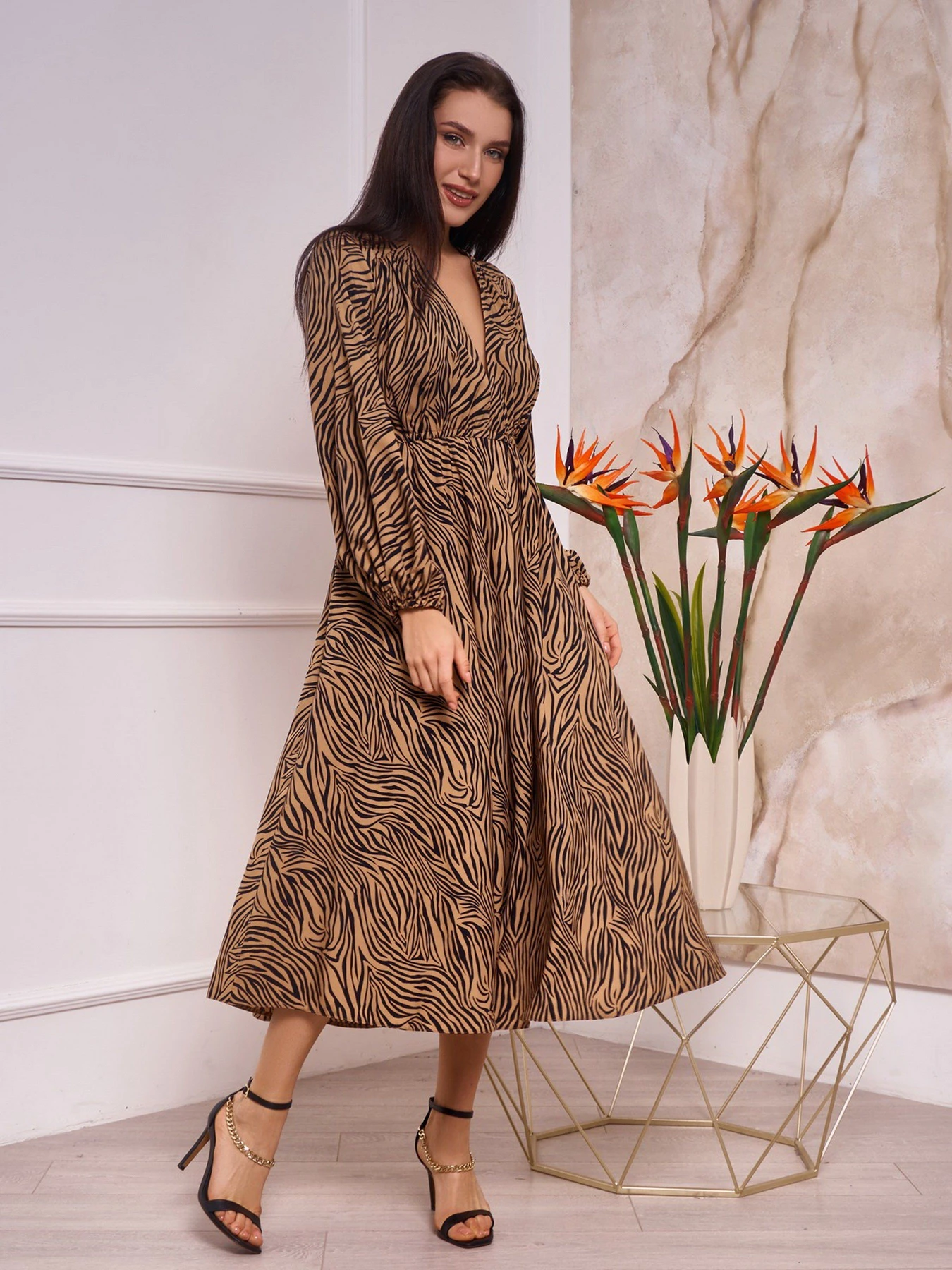 Сукні ISSA Plus модель 13265_brown Сукні ISSA Plus модель 13265_brown Фото