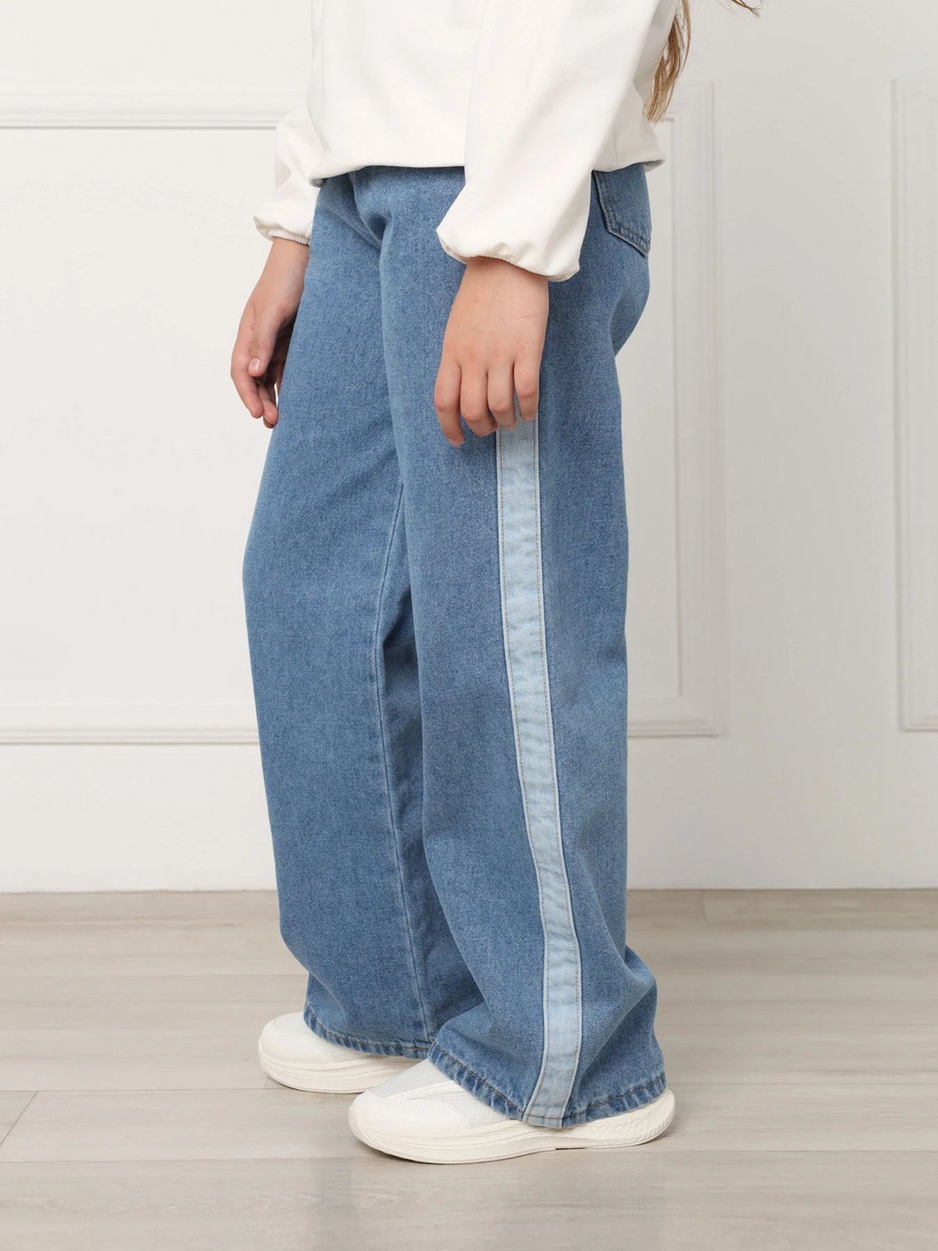Джинсы YUKI модель ЦБ-00298797 Джинсы YUKI модель ЦБ-00298797 Фото