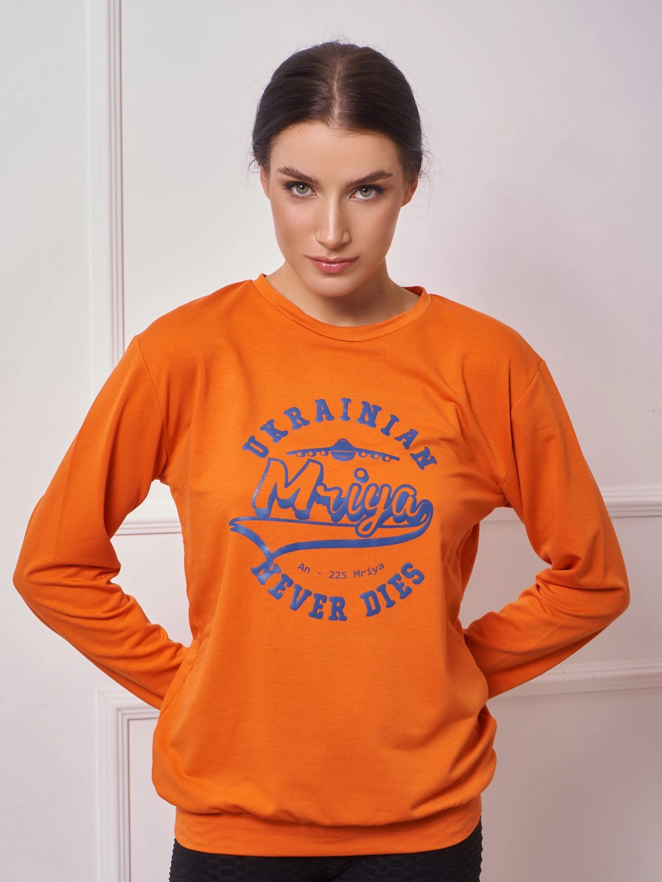 Худи и свитшоты ISSA Plus модель 13271_orange Худи и свитшоты ISSA Plus модель 13271_orange Фото
